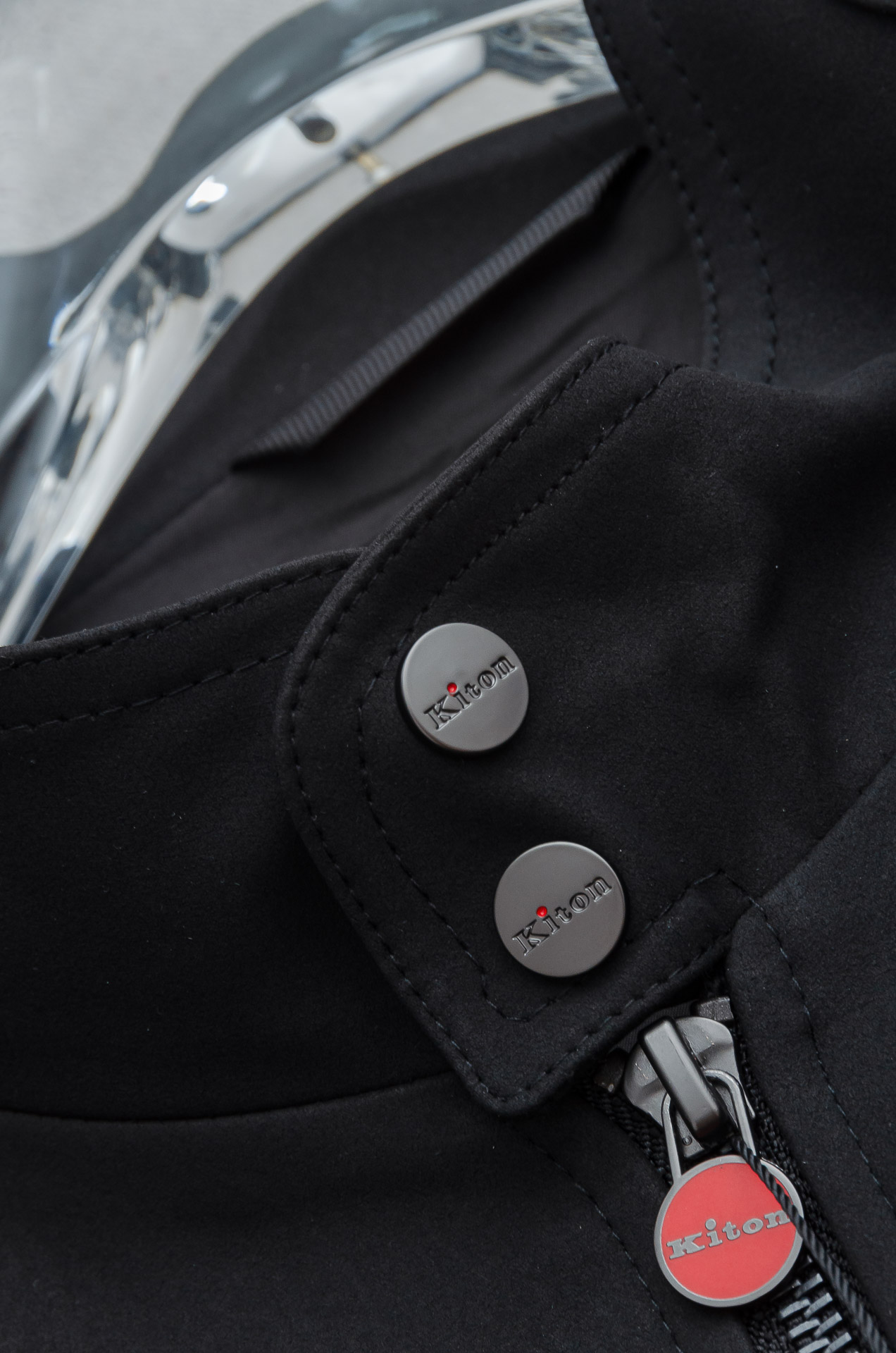 kiton 2025Fw最新男士休闲夹克外套#上身十分的舒适，质感超级的细腻且柔软！休闲商务都可以完美的