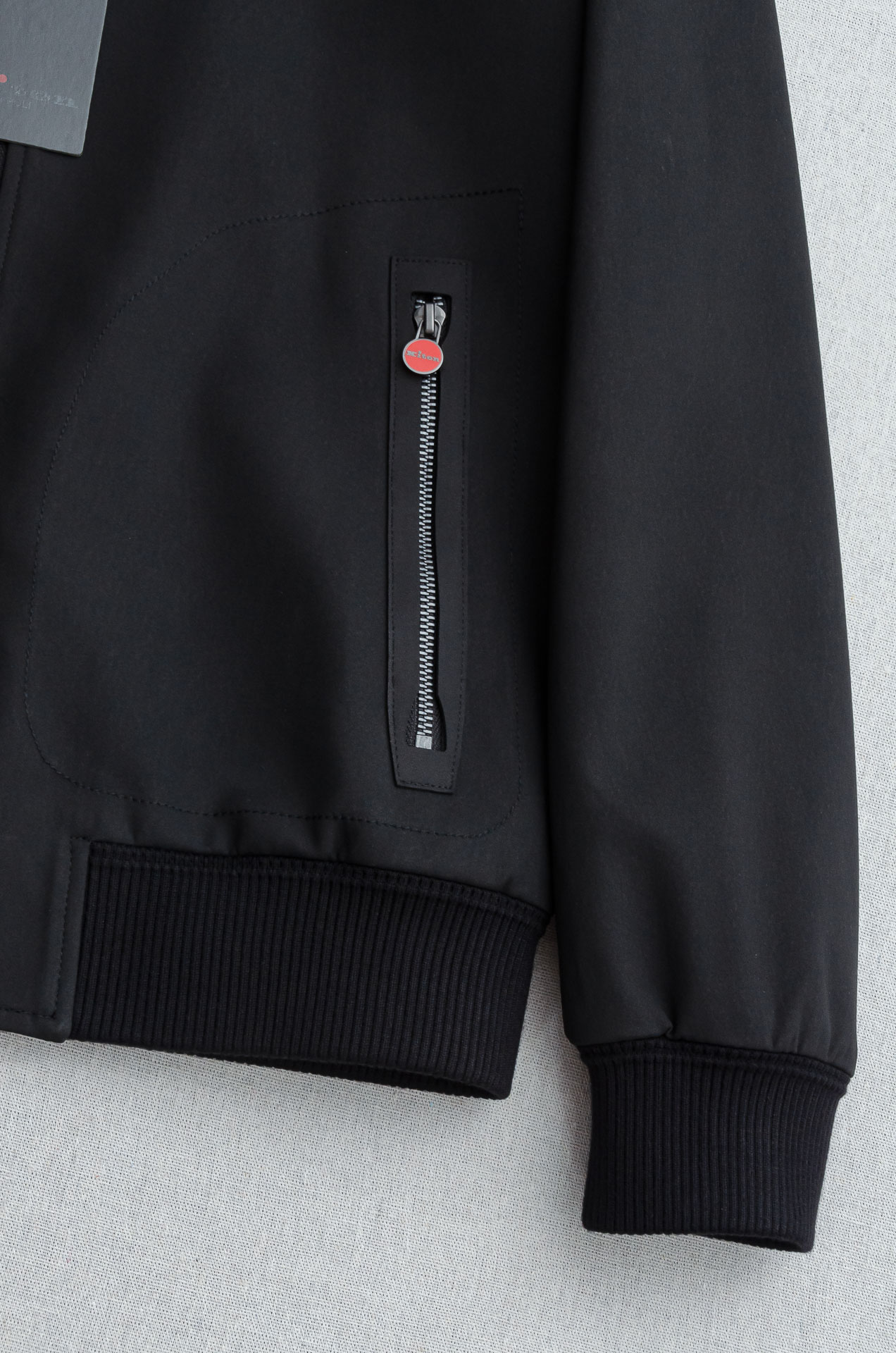 kiton 2025Fw最新男士休闲夹克外套#上身十分的舒适，质感超级的细腻且柔软！休闲商务都可以完美的