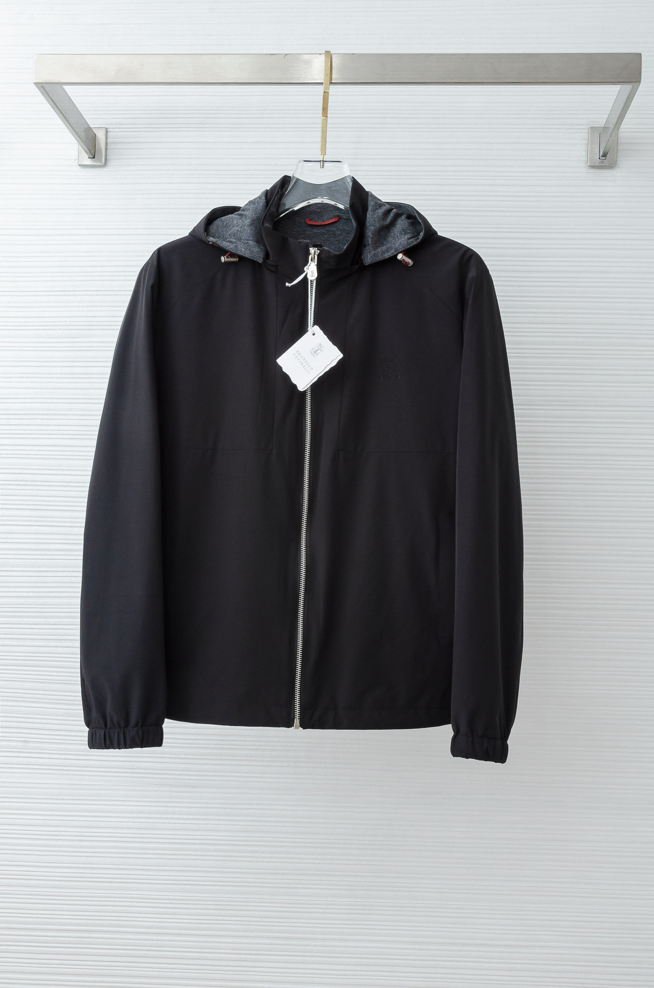 BC 2025FW秋冬最新连帽夹克外套#【可拆卸帽】是一款兼具风格与舒适感的时尚选择。内外两种不同面料打