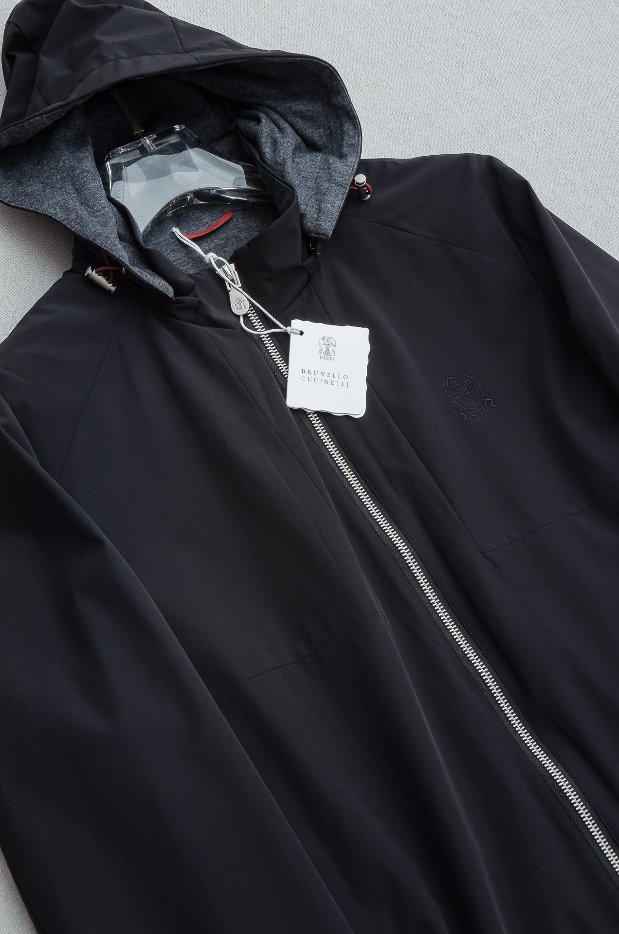 BC 2025FW秋冬最新连帽夹克外套#【可拆卸帽】是一款兼具风格与舒适感的时尚选择。内外两种不同面料打