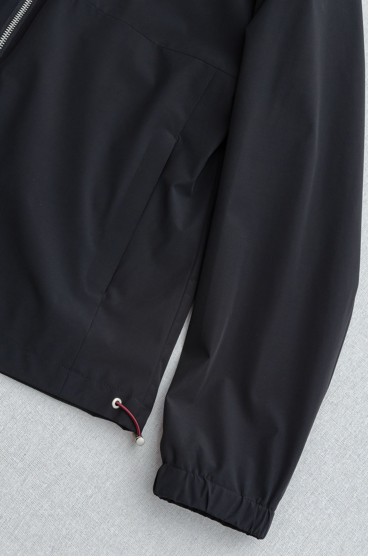 BC 2025FW秋冬最新连帽夹克外套#【可拆卸帽】是一款兼具风格与舒适感的时尚选择。内外两种不同面料打