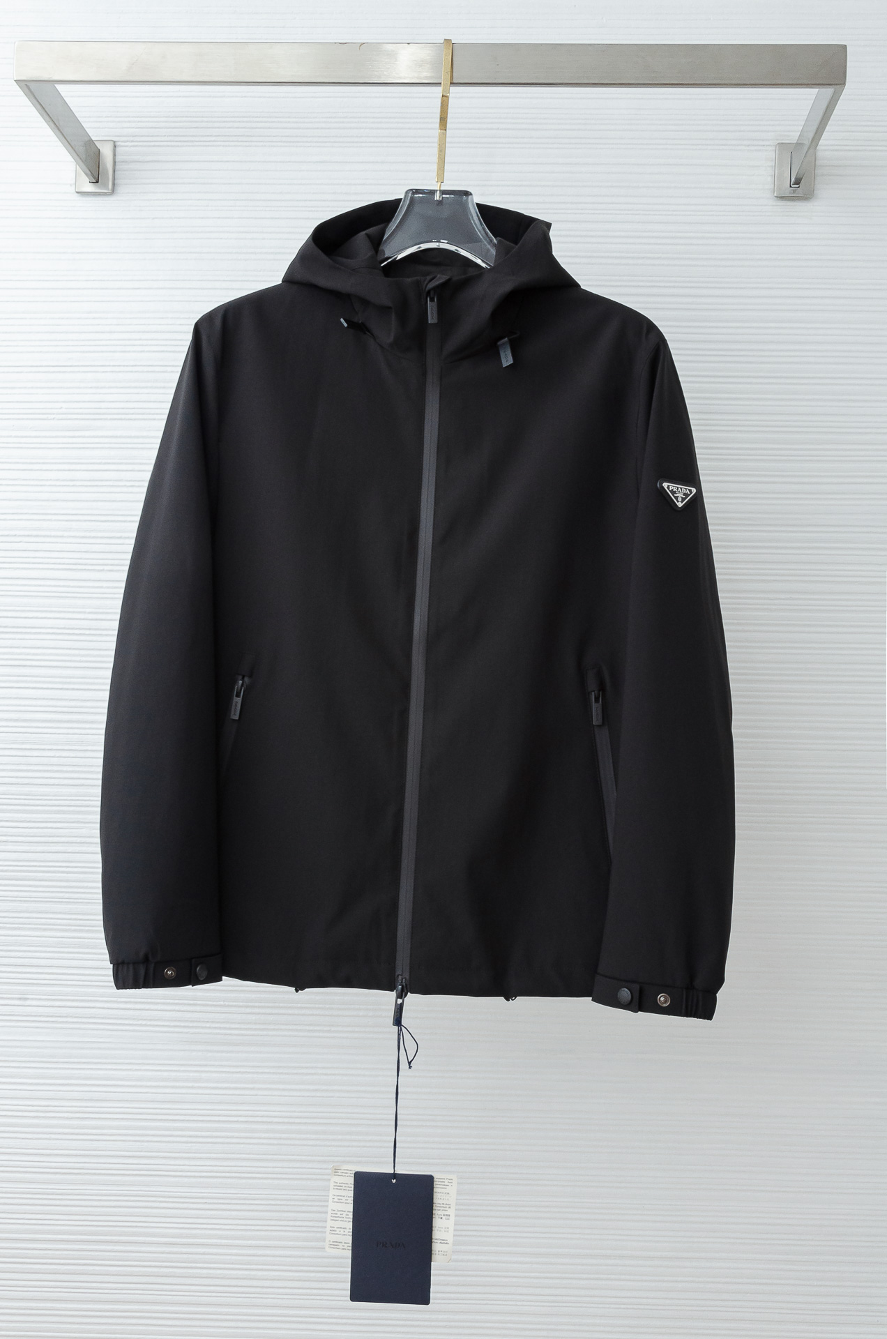 Prada 普拉达2025fw秋冬最新高密度防风防水面料保暖纤维填充来自P家经典男士连帽棉衣外套#采用8