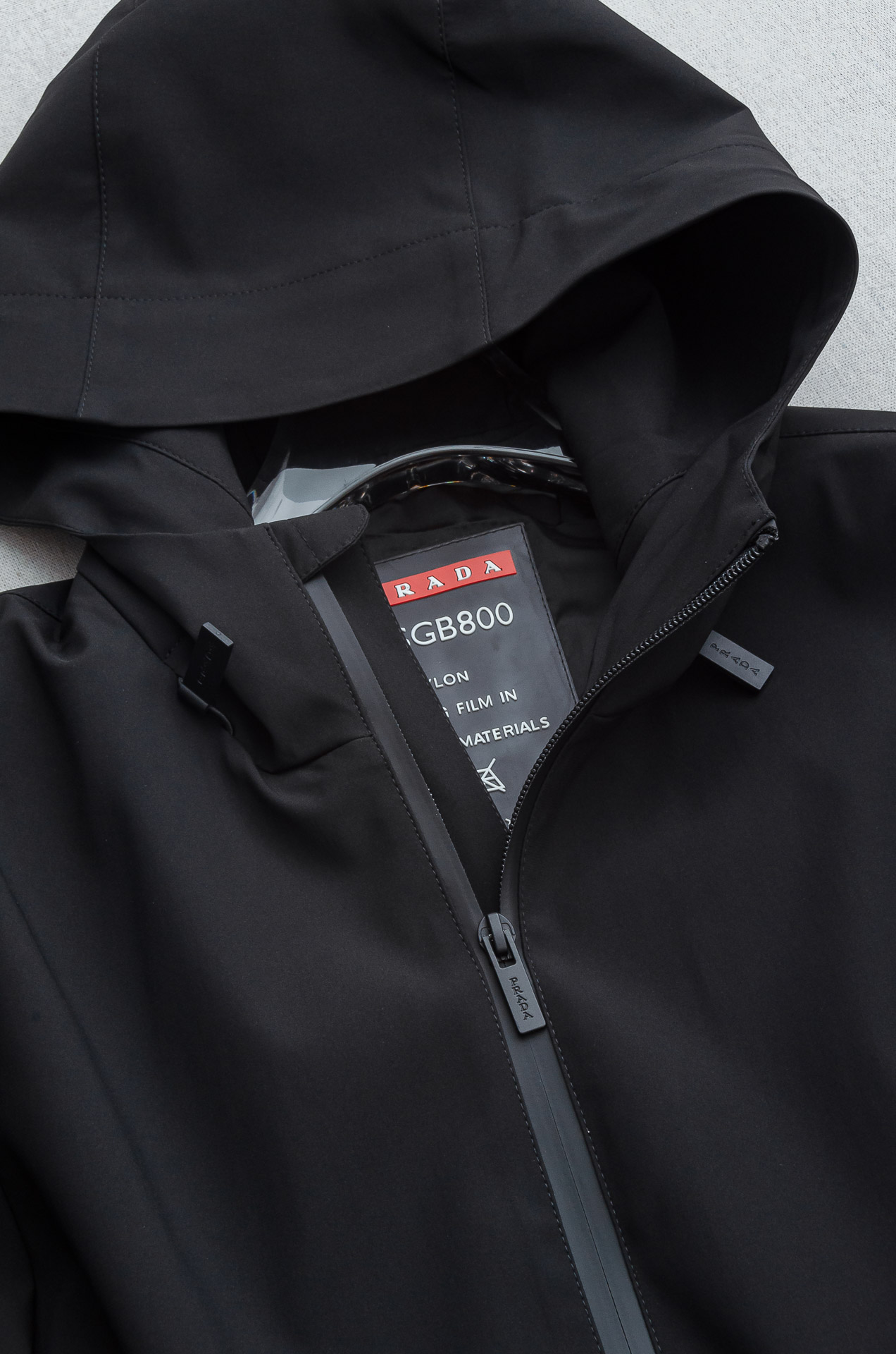 Prada 普拉达2025fw秋冬最新高密度防风防水面料保暖纤维填充来自P家经典男士连帽棉衣外套#采用8