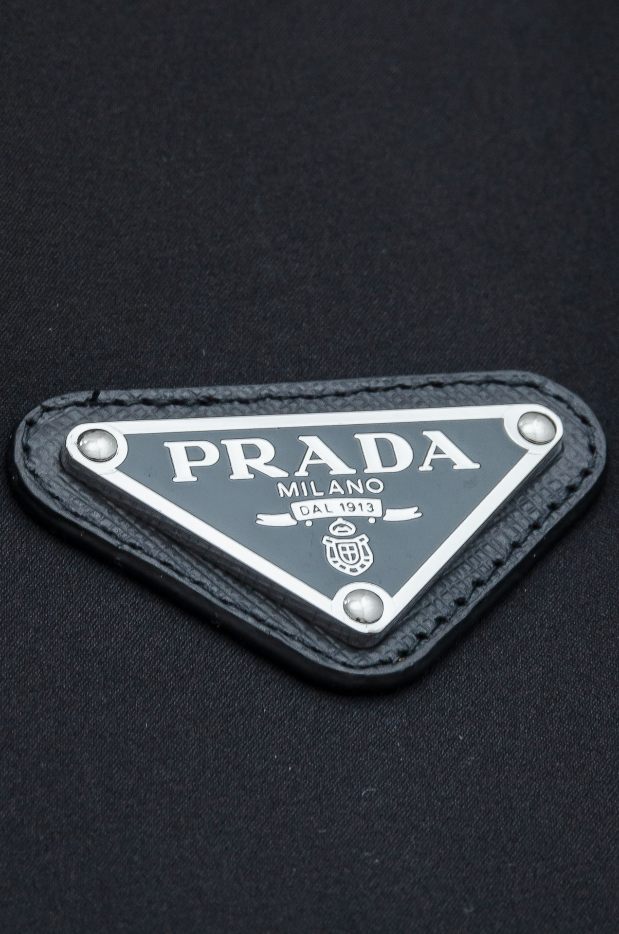 Prada 普拉达2025fw秋冬最新高密度防风防水面料保暖纤维填充来自P家经典男士连帽棉衣外套#采用8
