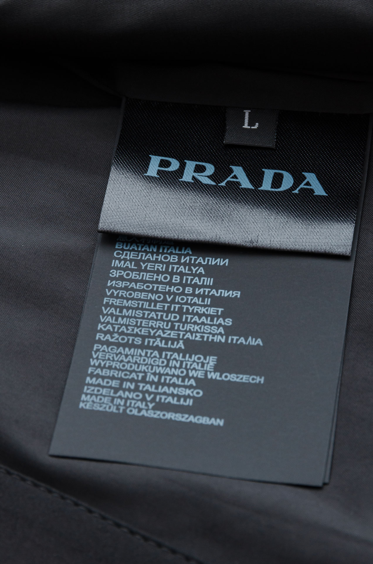 Prada 普拉达2025fw秋冬最新高密度防风防水面料保暖纤维填充来自P家经典男士连帽棉衣外套#采用8