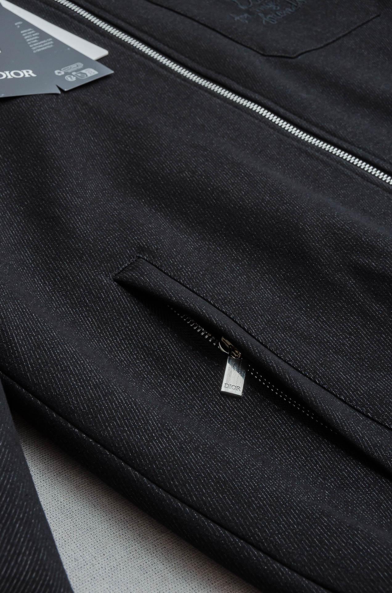 dio#r迪/奥 2025FW秋冬最新翻领搭配口袋刺绣设计男士休闲夹克外套#挺阔感十足，穿上身是非常能修