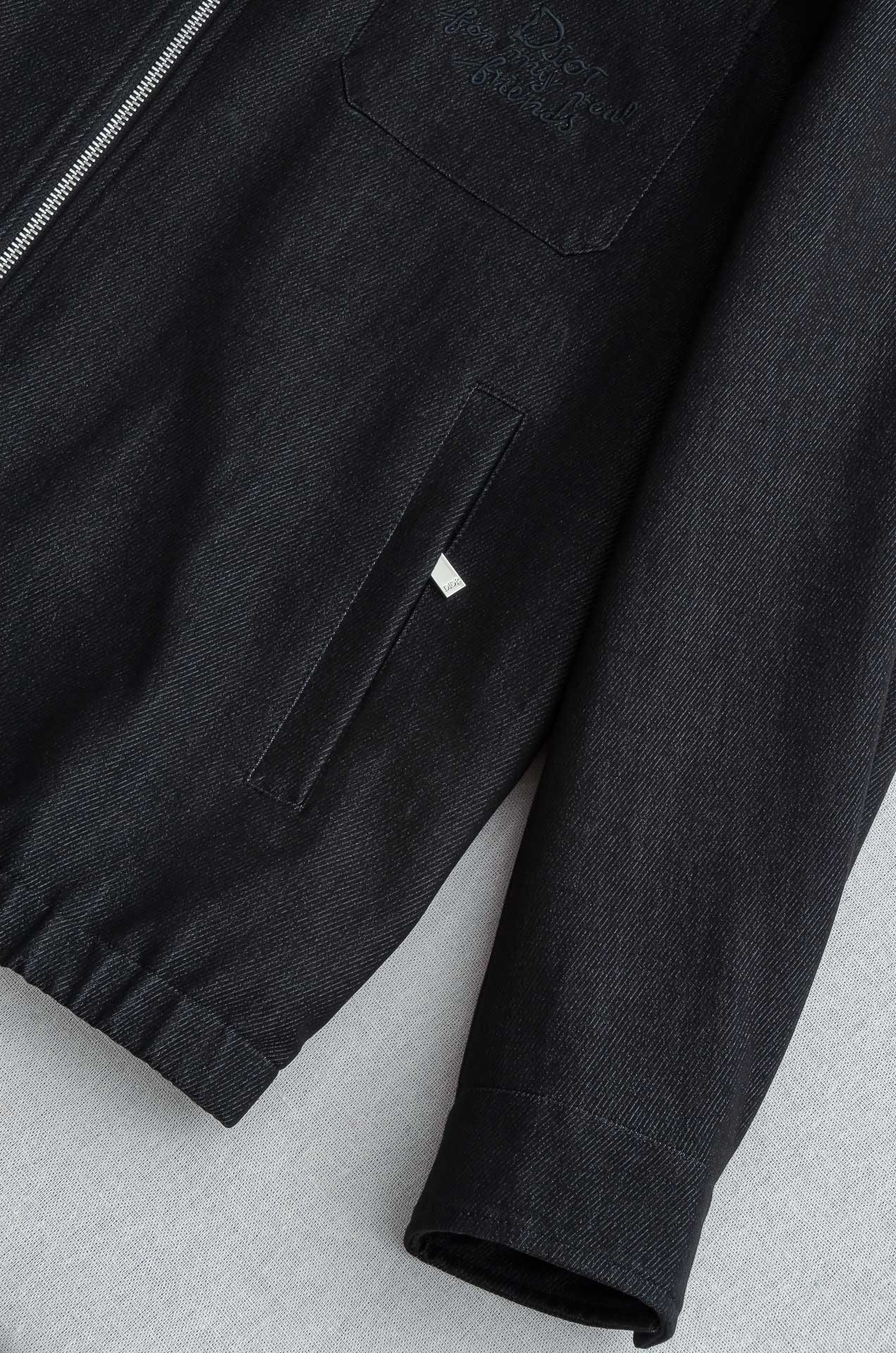 dio#r迪/奥 2025FW秋冬最新翻领搭配口袋刺绣设计男士休闲夹克外套#挺阔感十足，穿上身是非常能修