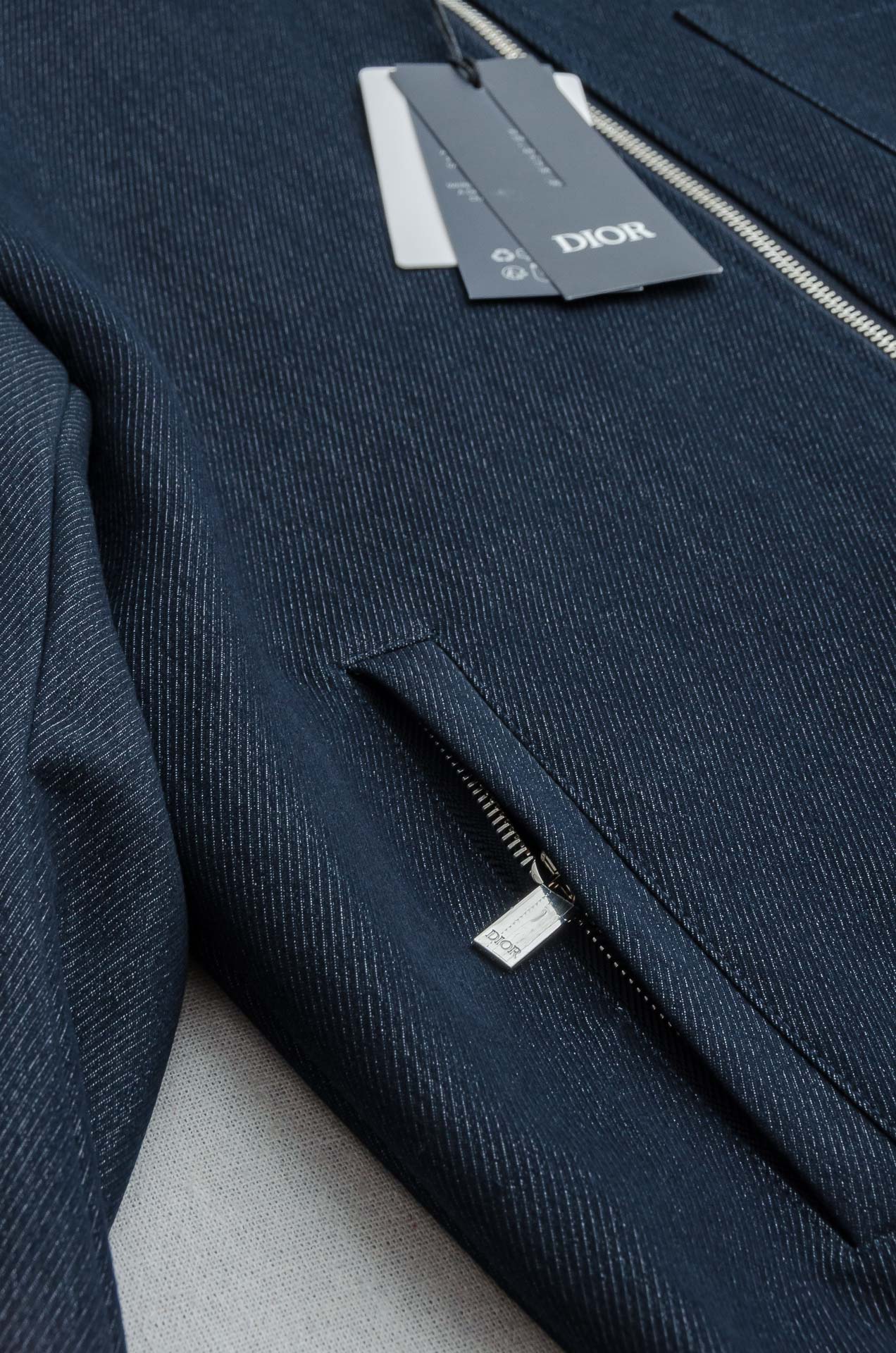 dio#r迪/奥 2025FW秋冬最新翻领搭配口袋刺绣设计男士休闲夹克外套#挺阔感十足，穿上身是非常能修