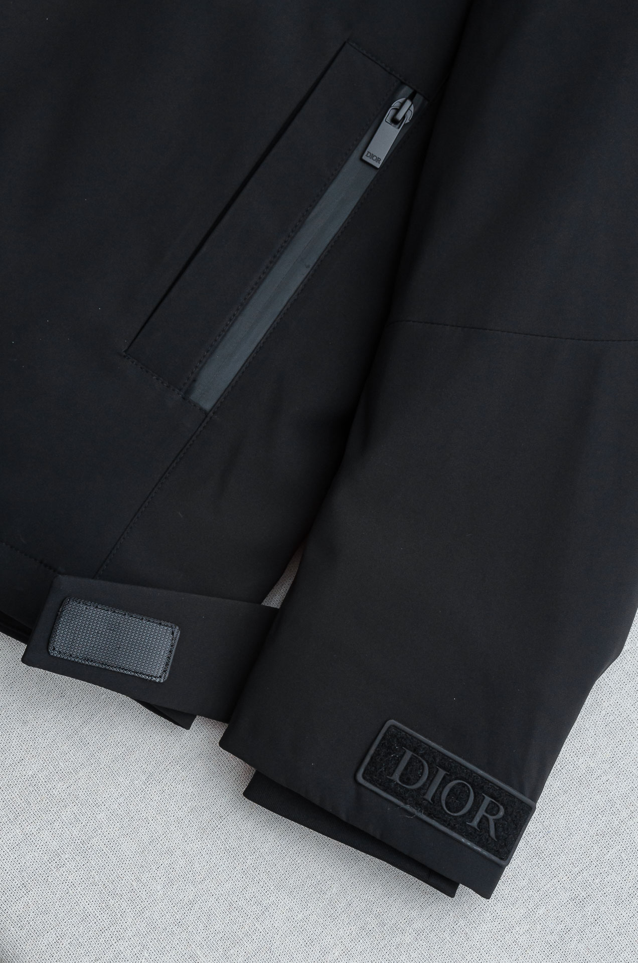 Dio*r 迪/奥 5️⃣ 25FW最新白鹅绒填充连帽男士羽绒服外套#填充物:90% 白鹅绒 10%羽毛