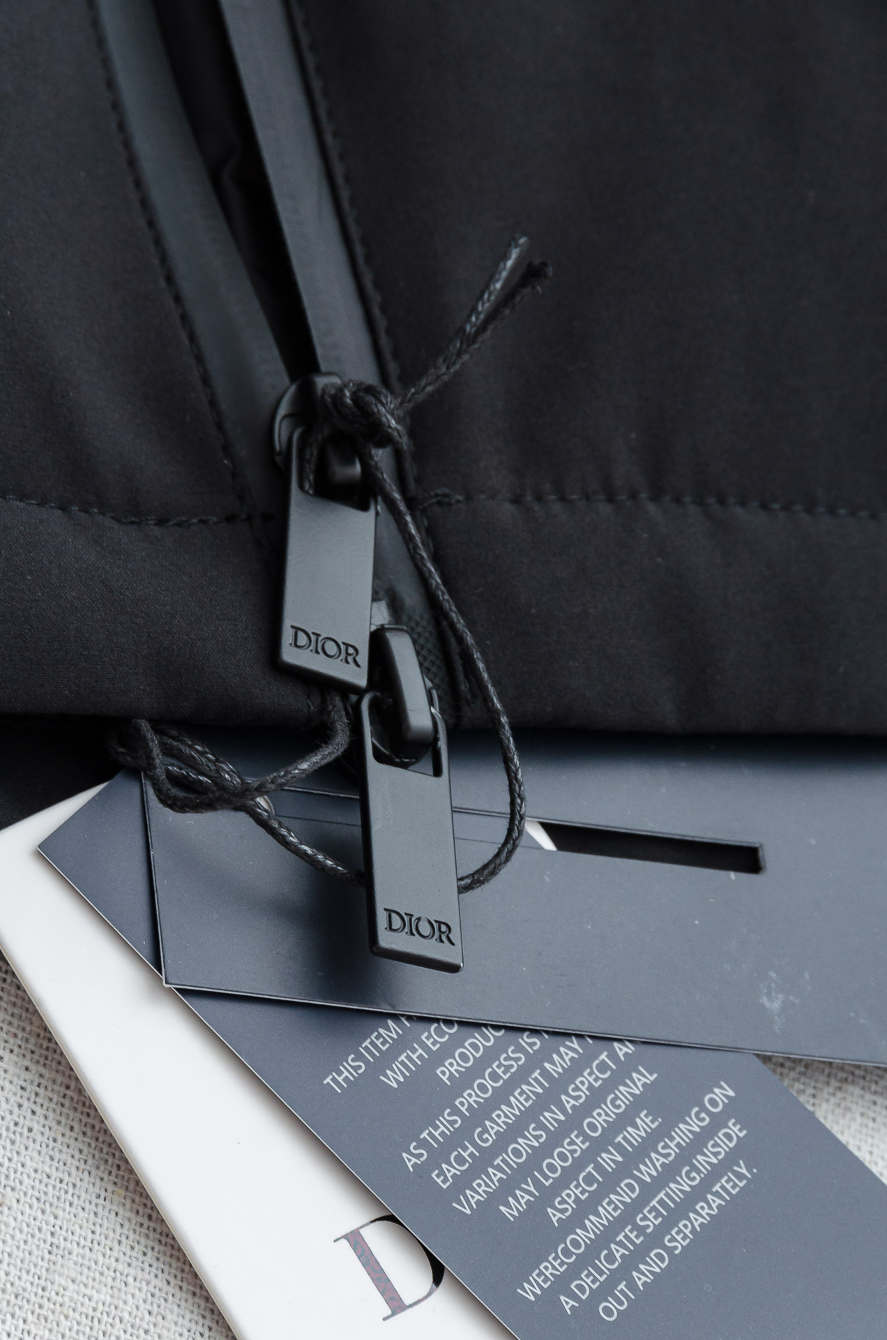 Dio*r 迪/奥 5️⃣ 25FW最新白鹅绒填充连帽男士羽绒服外套#填充物:90% 白鹅绒 10%羽毛