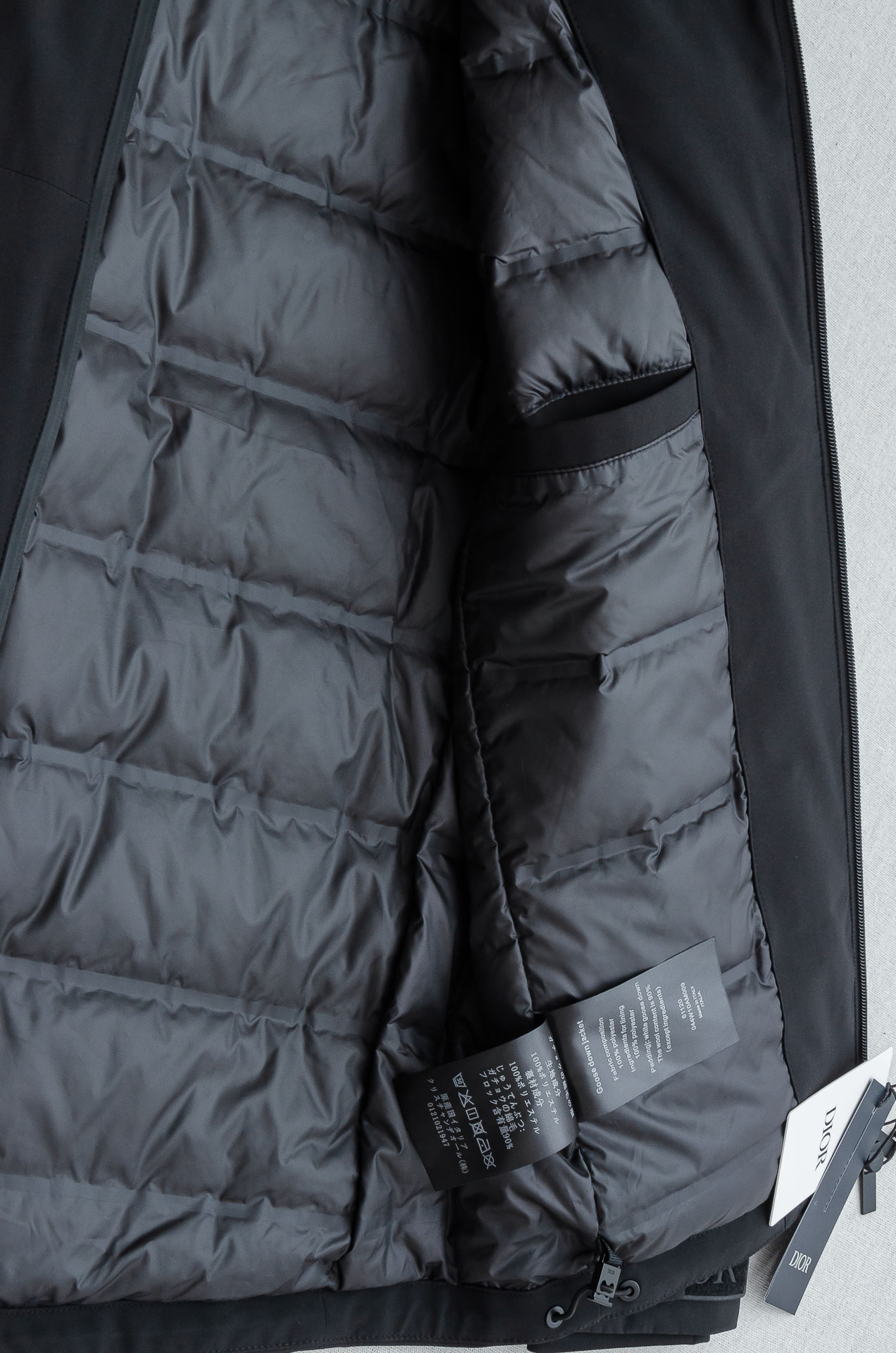 Dio*r 迪/奥 5️⃣ 25FW最新白鹅绒填充连帽男士羽绒服外套#填充物:90% 白鹅绒 10%羽毛