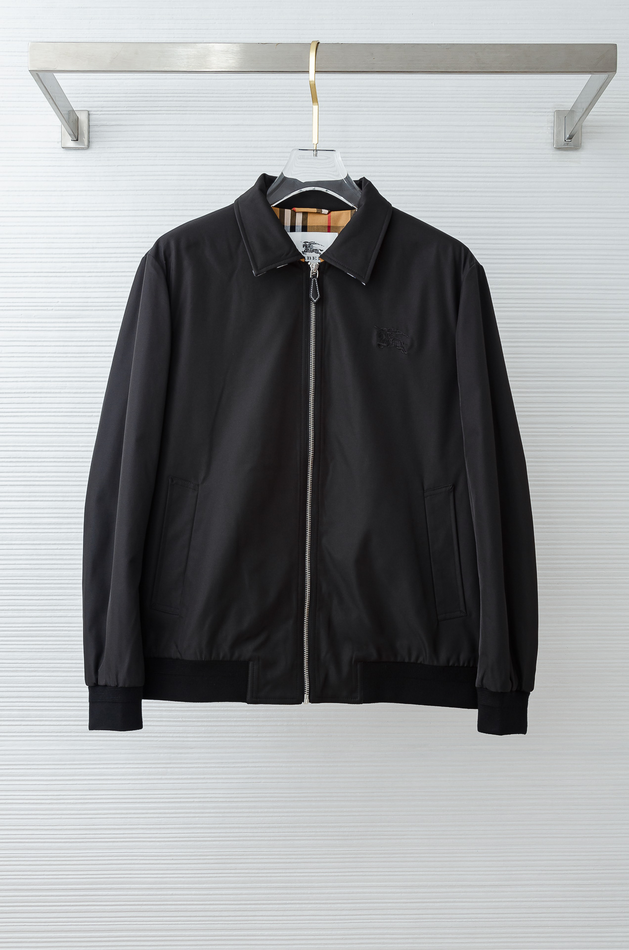 25FW秋冬最新出品 棉质BUR王牌尖货， 原厂原料棉纺厂特供长绒精纺棉质混纺斜纹材质打造。内侧为 Bu