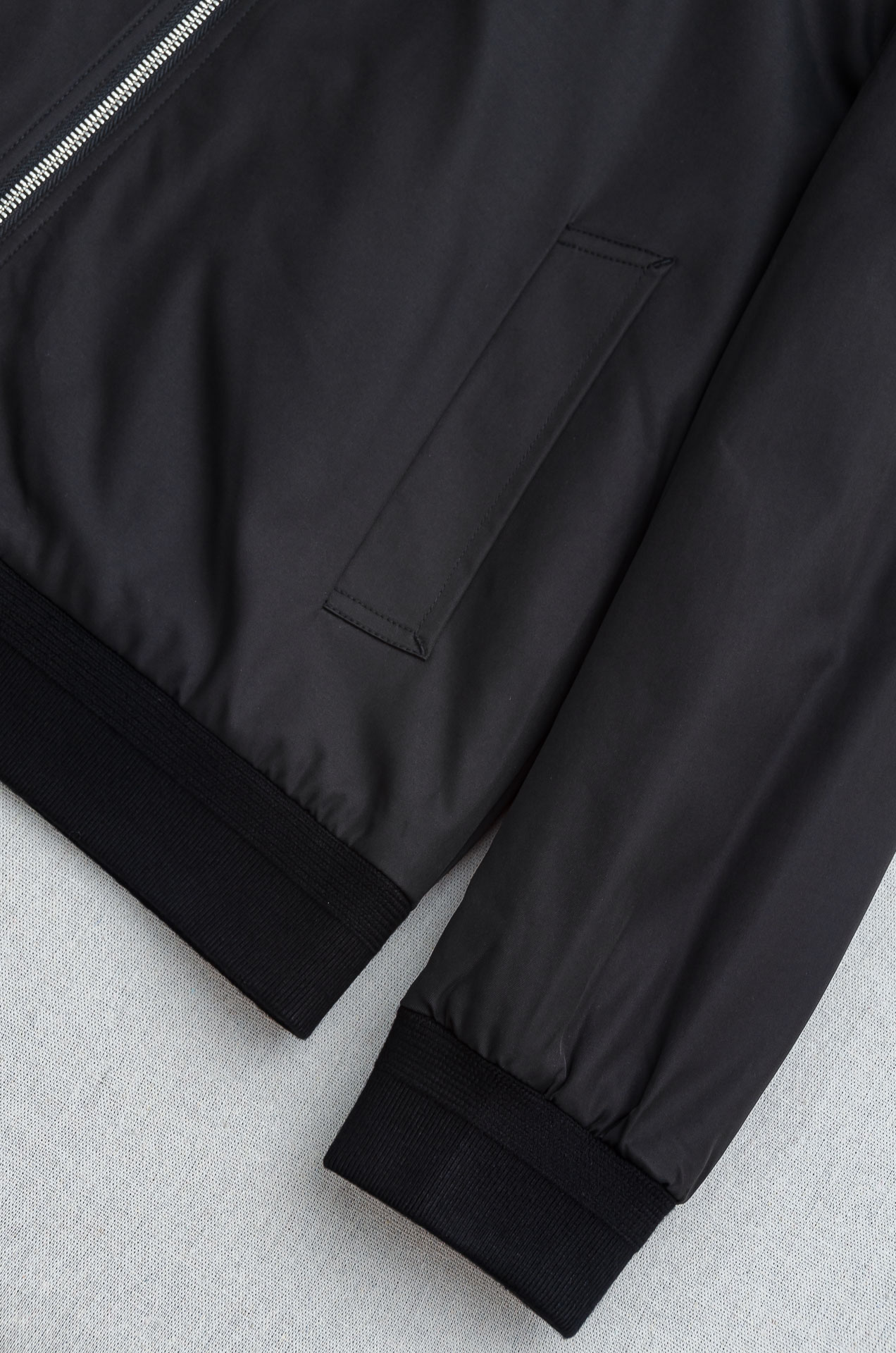 25FW秋冬最新出品 棉质BUR王牌尖货， 原厂原料棉纺厂特供长绒精纺棉质混纺斜纹材质打造。内侧为 Bu