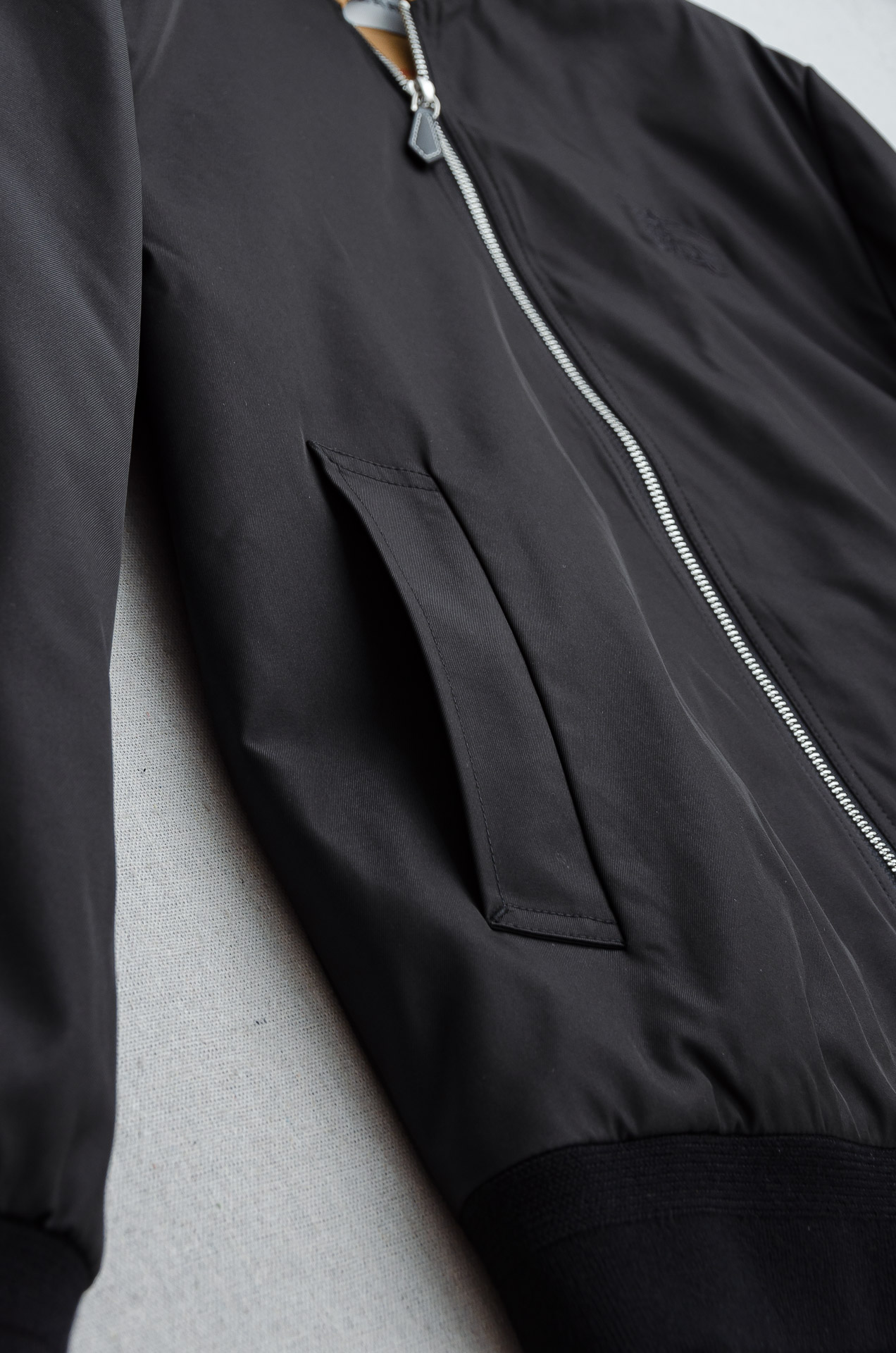 25FW秋冬最新出品 棉质BUR王牌尖货， 原厂原料棉纺厂特供长绒精纺棉质混纺斜纹材质打造。内侧为 Bu