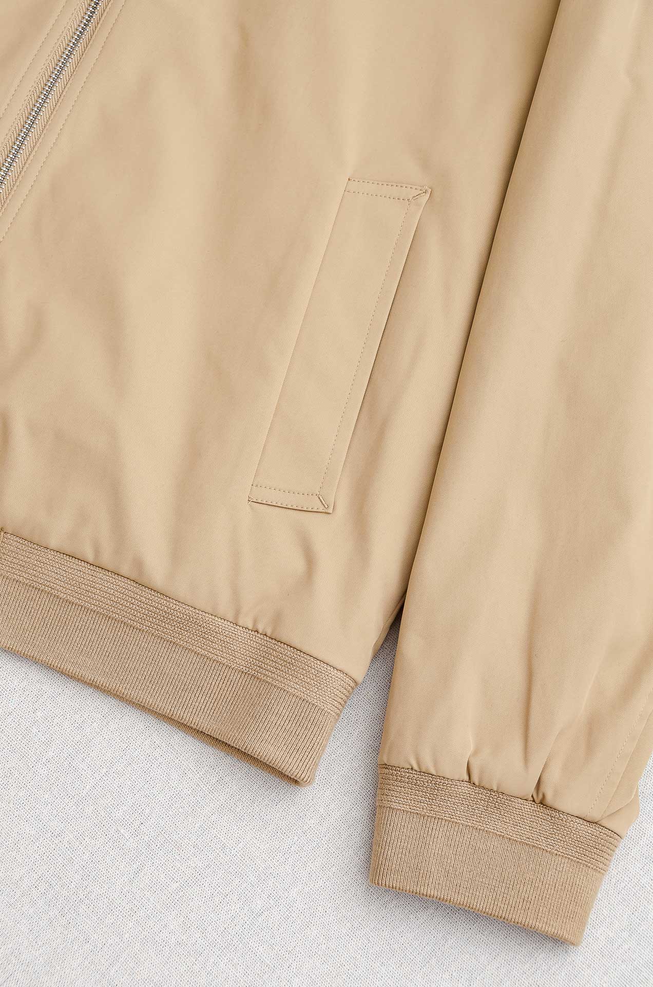 25FW秋冬最新出品 棉质BUR王牌尖货， 原厂原料棉纺厂特供长绒精纺棉质混纺斜纹材质打造。内侧为 Bu