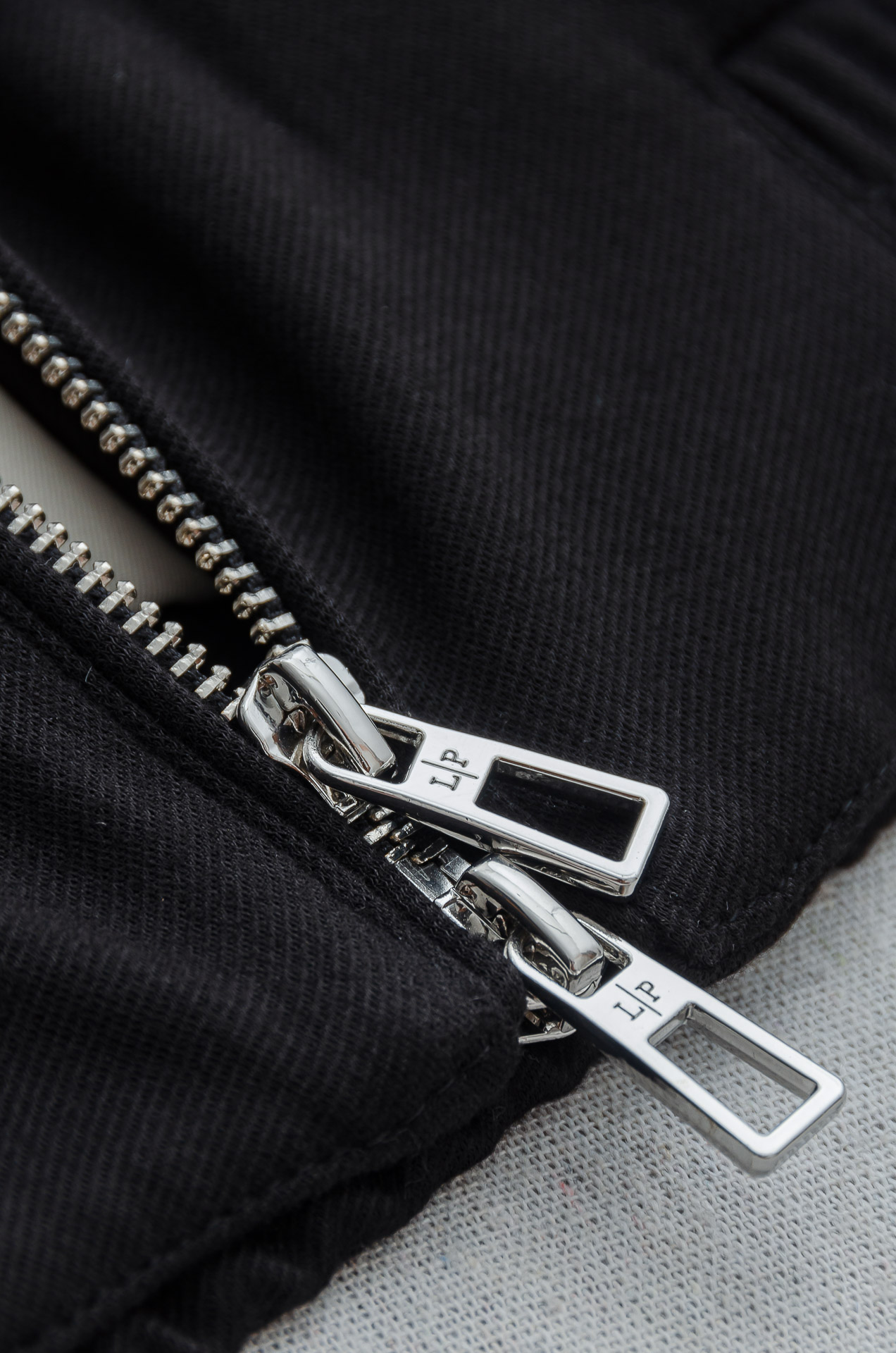 lP🆕 FW秋冬最新经典羊毛混纺翻领夹克外套#低调却不失细节，无论是搭配西装裤还是牛仔裤，都能穿出恰到好