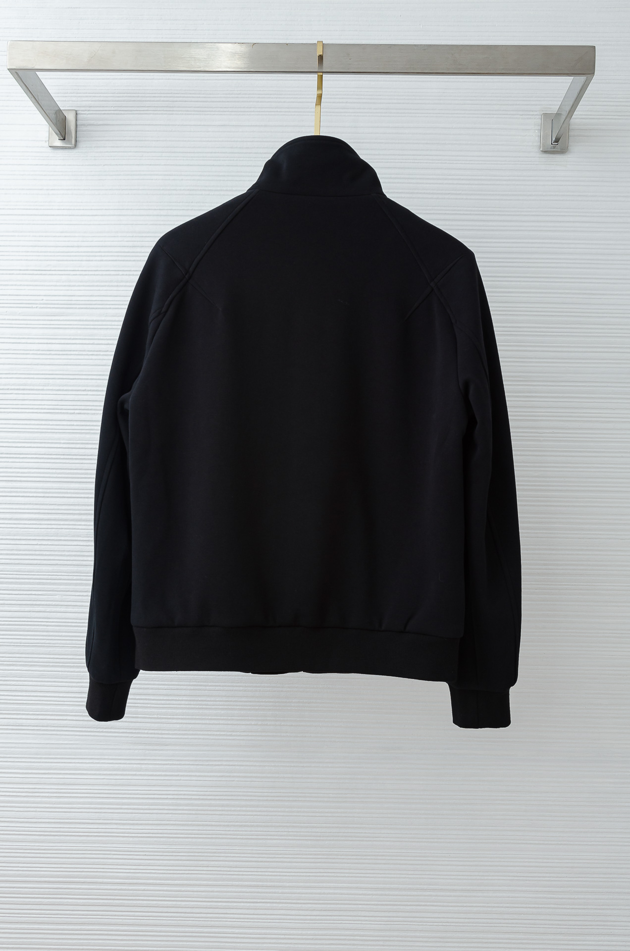 杰尼亚zegna 2025FW秋冬最新经典夹克外套#低调却不失细节，无论是搭配西装裤还是牛仔裤，都能穿出