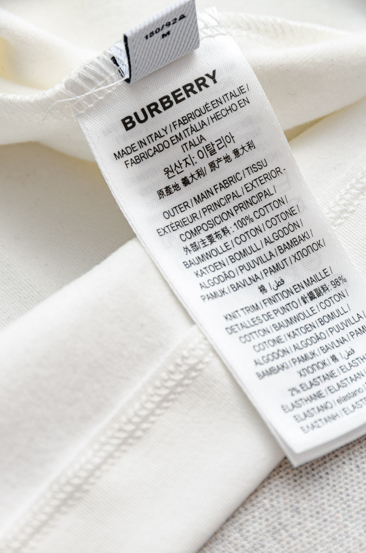 BBR巴宝莉 26FW秋冬新款 立体刺绣男士长袖T恤衫#把重心都放在了面料上，表面清晰可见的细格肌理，足