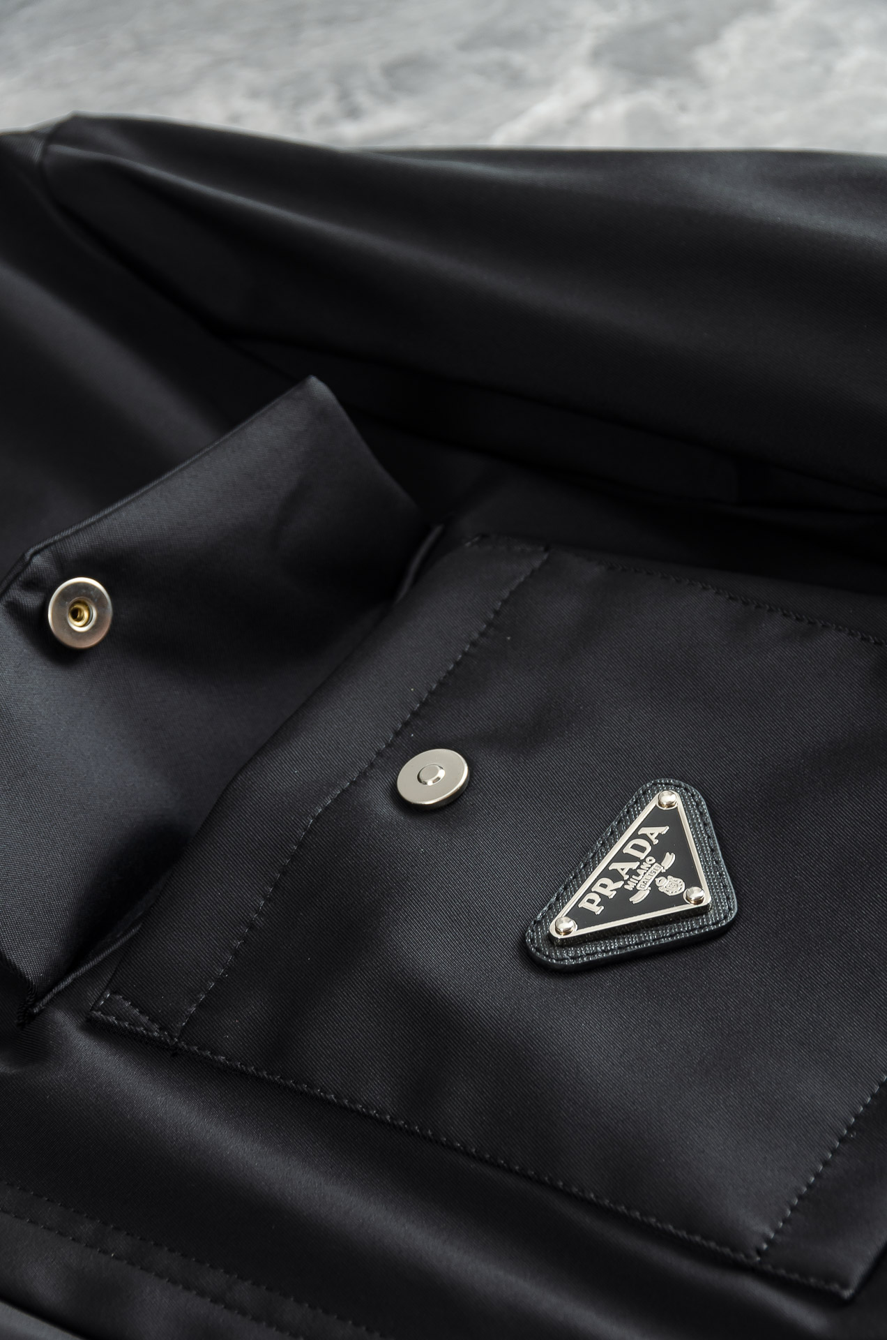 New# Pra＊da普/拉达5️⃣25FW最新90白鹅绒填充男士翻领羽绒外套# Re-Nylon再生尼