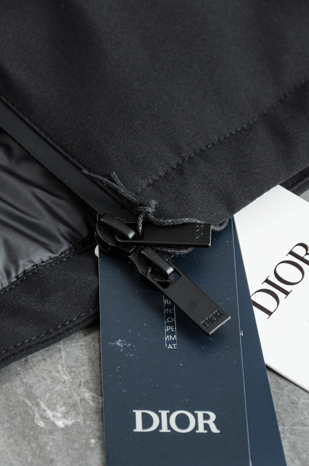 New# Di*or 迪/奥 5️⃣2025FW最新白鹅绒填充连帽男士羽绒服外套#填充物:90% 白鹅绒