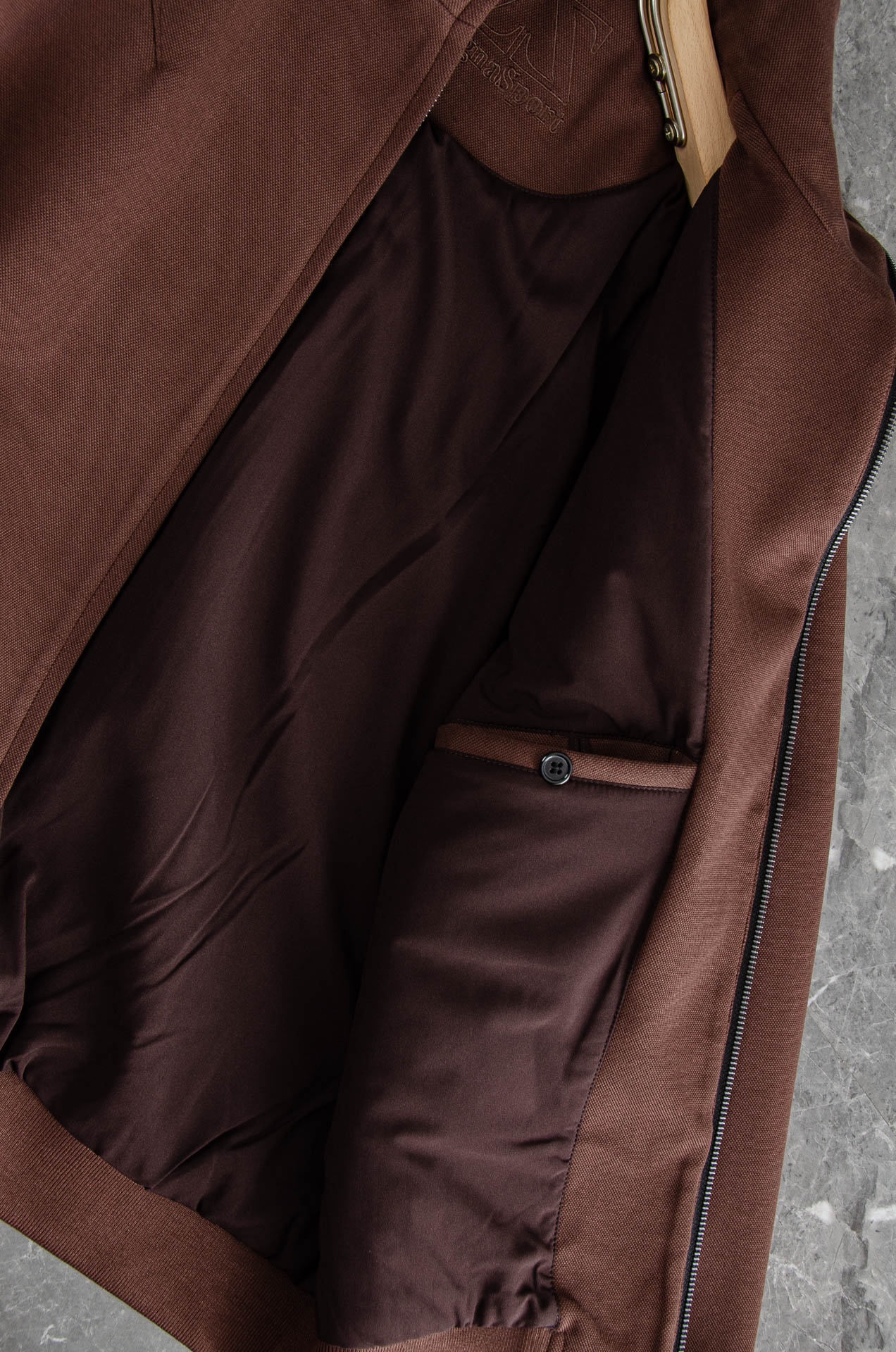 杰尼亚zegna 2025FW秋冬最新经典夹克外套#低调却不失细节，无论是搭配西装裤还是牛仔裤，都能穿出