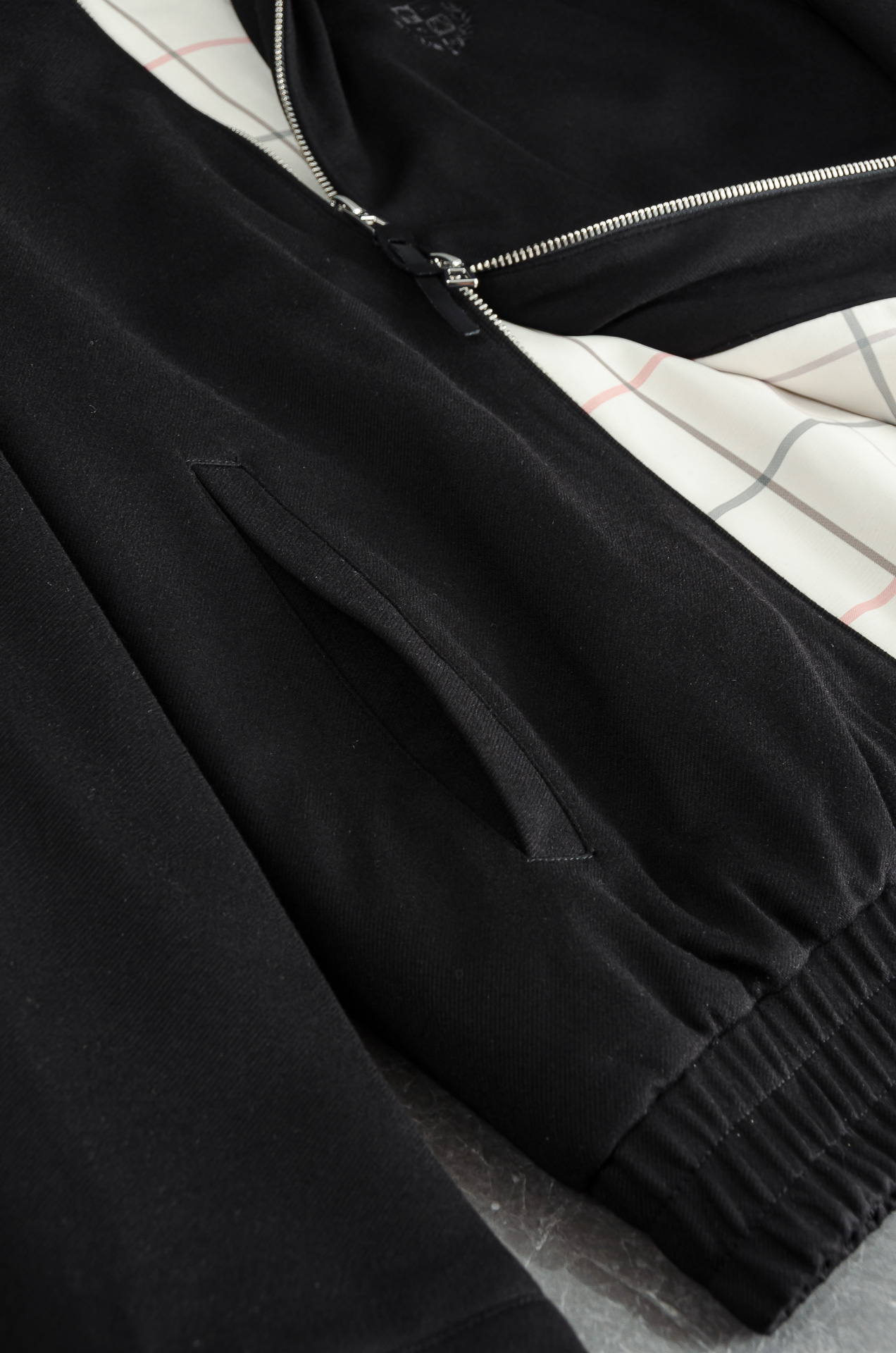 lP🆕 FW秋冬最新经典羊毛混纺翻领夹克外套#低调却不失细节，无论是搭配西装裤还是牛仔裤，都能穿出恰到好