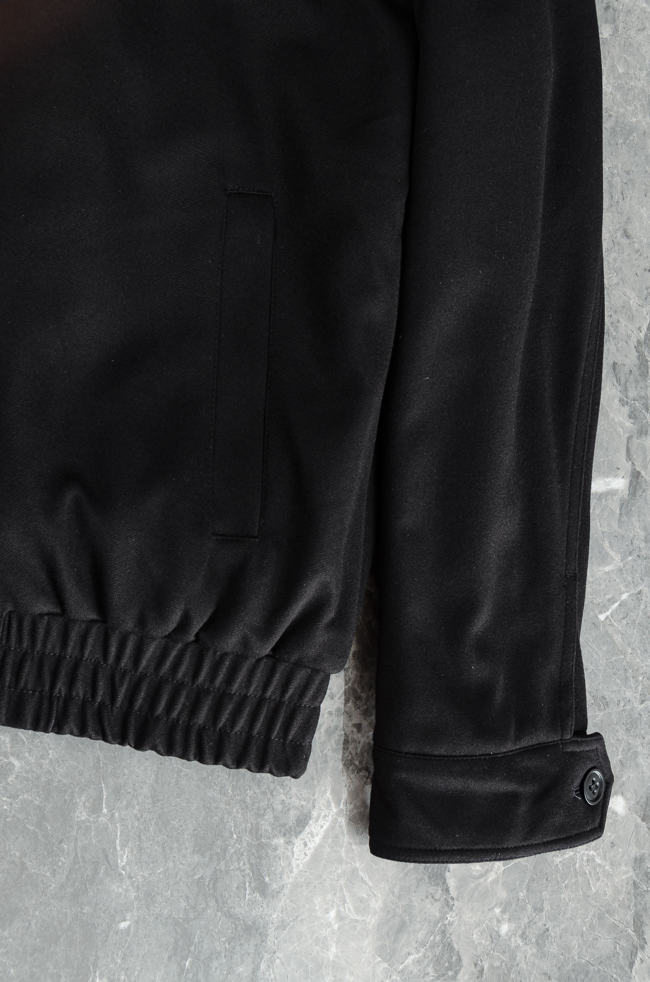 lP🆕 FW秋冬最新经典羊毛混纺翻领夹克外套#低调却不失细节，无论是搭配西装裤还是牛仔裤，都能穿出恰到好