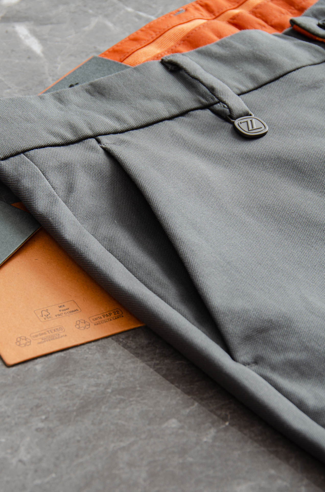 zegna杰尼亚25FW秋冬新款轻奢时尚定制休闲西裤，简洁干练的风格，精致卓越的品质男装，每款的设计点跟