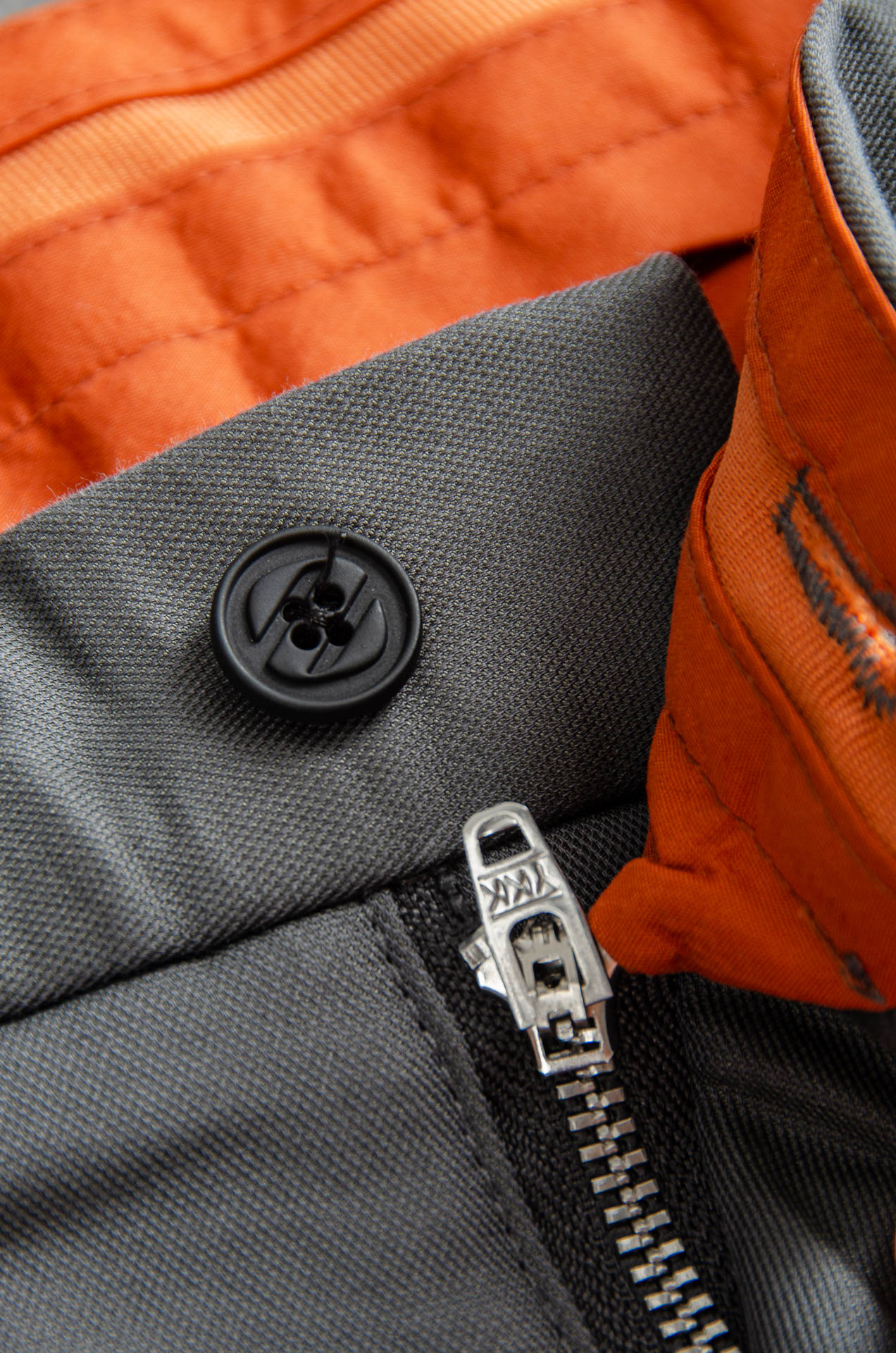 zegna杰尼亚25FW秋冬新款轻奢时尚定制休闲西裤，简洁干练的风格，精致卓越的品质男装，每款的设计点跟