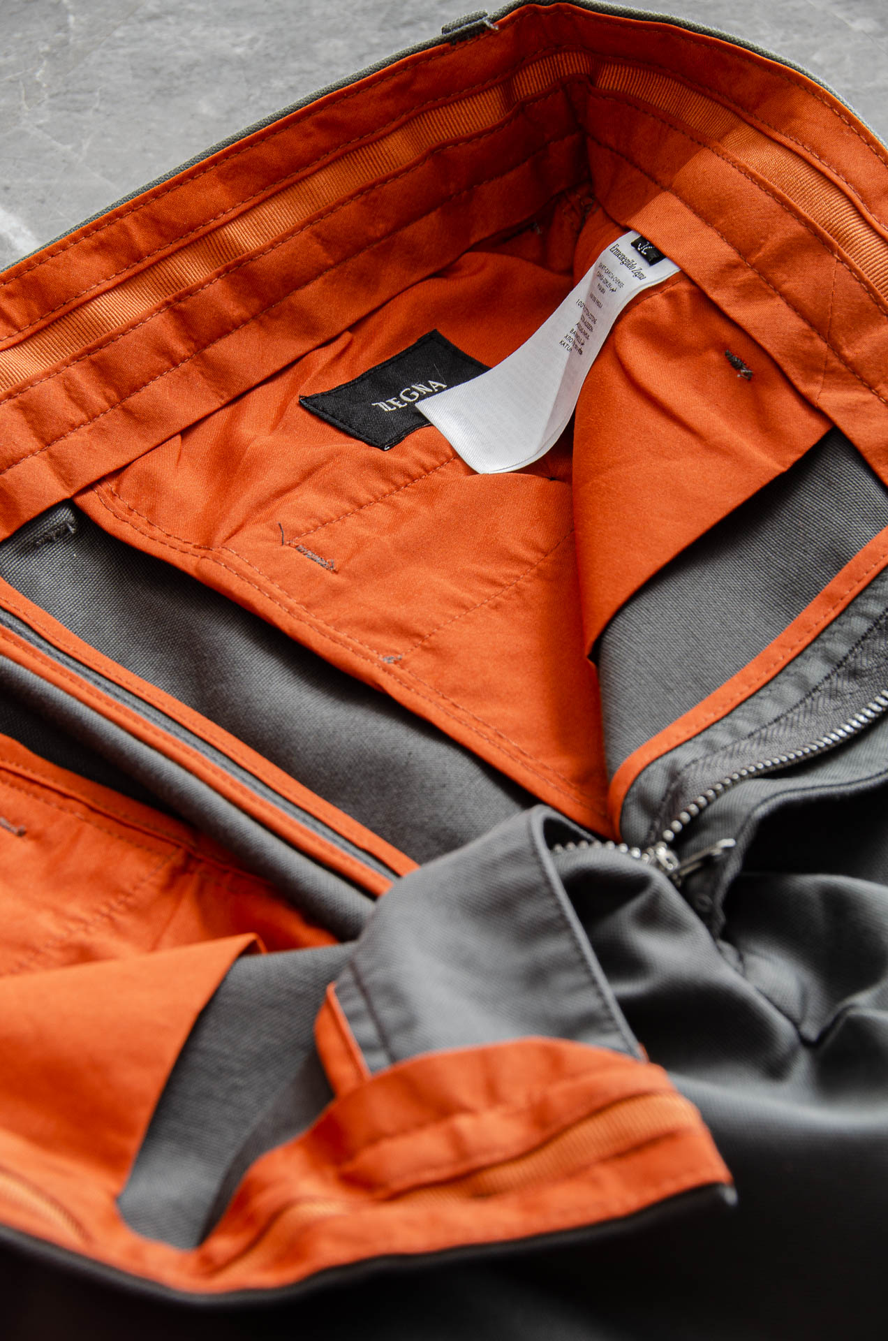 zegna杰尼亚25FW秋冬新款轻奢时尚定制休闲西裤，简洁干练的风格，精致卓越的品质男装，每款的设计点跟