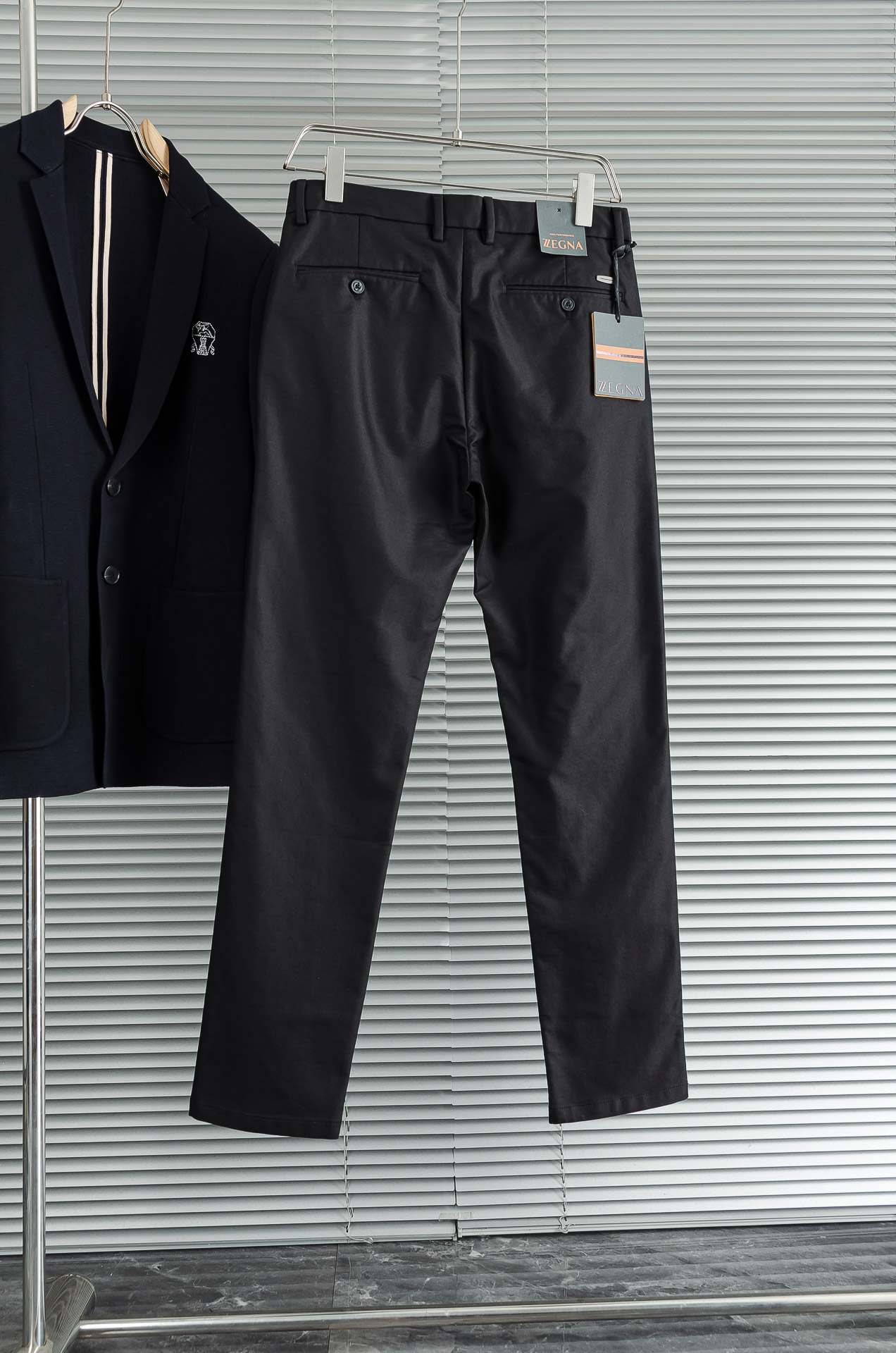 zegna杰尼亚25FW秋冬新款轻奢时尚定制休闲西裤，简洁干练的风格，精致卓越的品质男装，每款的设计点跟