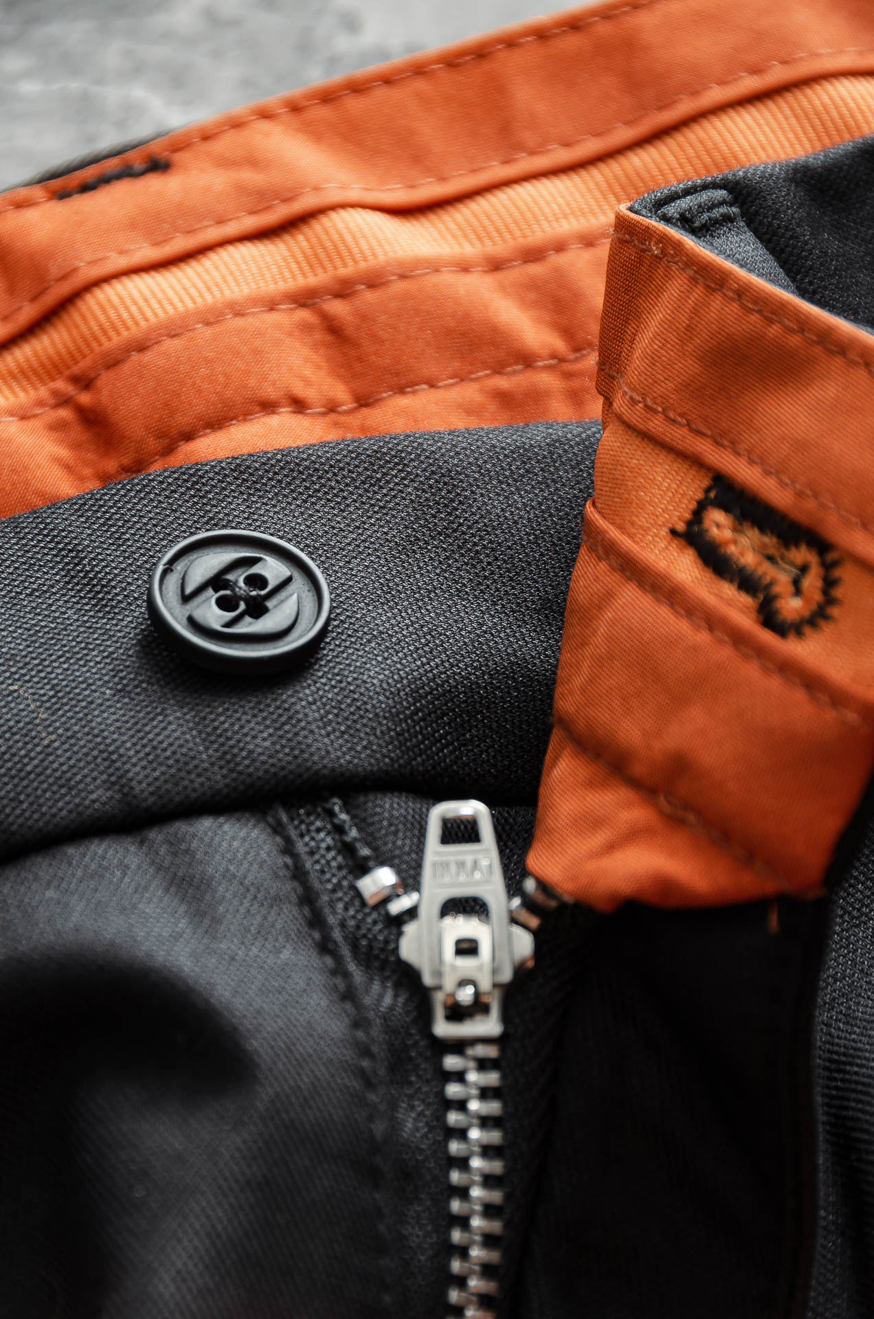 zegna杰尼亚25FW秋冬新款轻奢时尚定制休闲西裤，简洁干练的风格，精致卓越的品质男装，每款的设计点跟