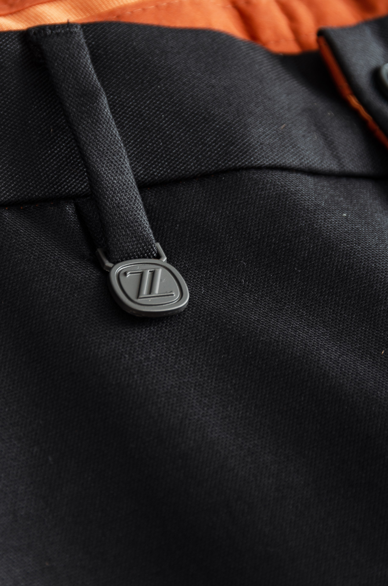 zegna杰尼亚25FW秋冬新款轻奢时尚定制休闲西裤，简洁干练的风格，精致卓越的品质男装，每款的设计点跟