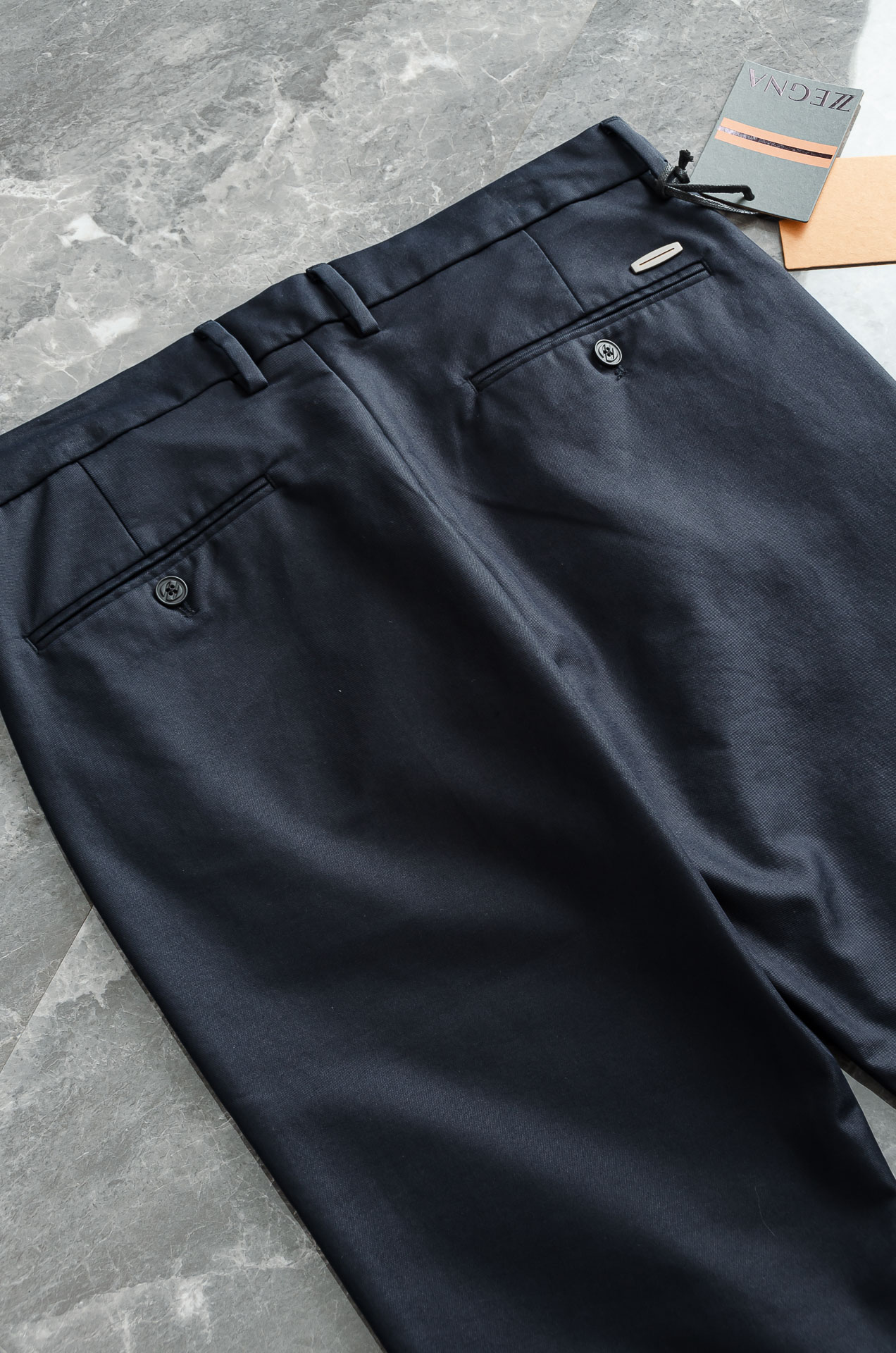 zegna杰尼亚25FW秋冬新款轻奢时尚定制休闲西裤，简洁干练的风格，精致卓越的品质男装，每款的设计点跟