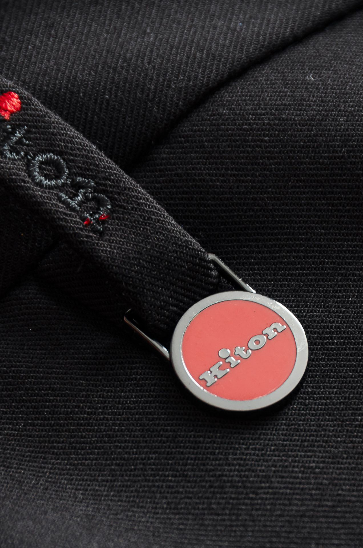 Kiton25FW秋冬新款轻奢时尚定制休闲西裤，简洁干练的风格，精致卓越的品质男装，每款的设计点跟舒适度