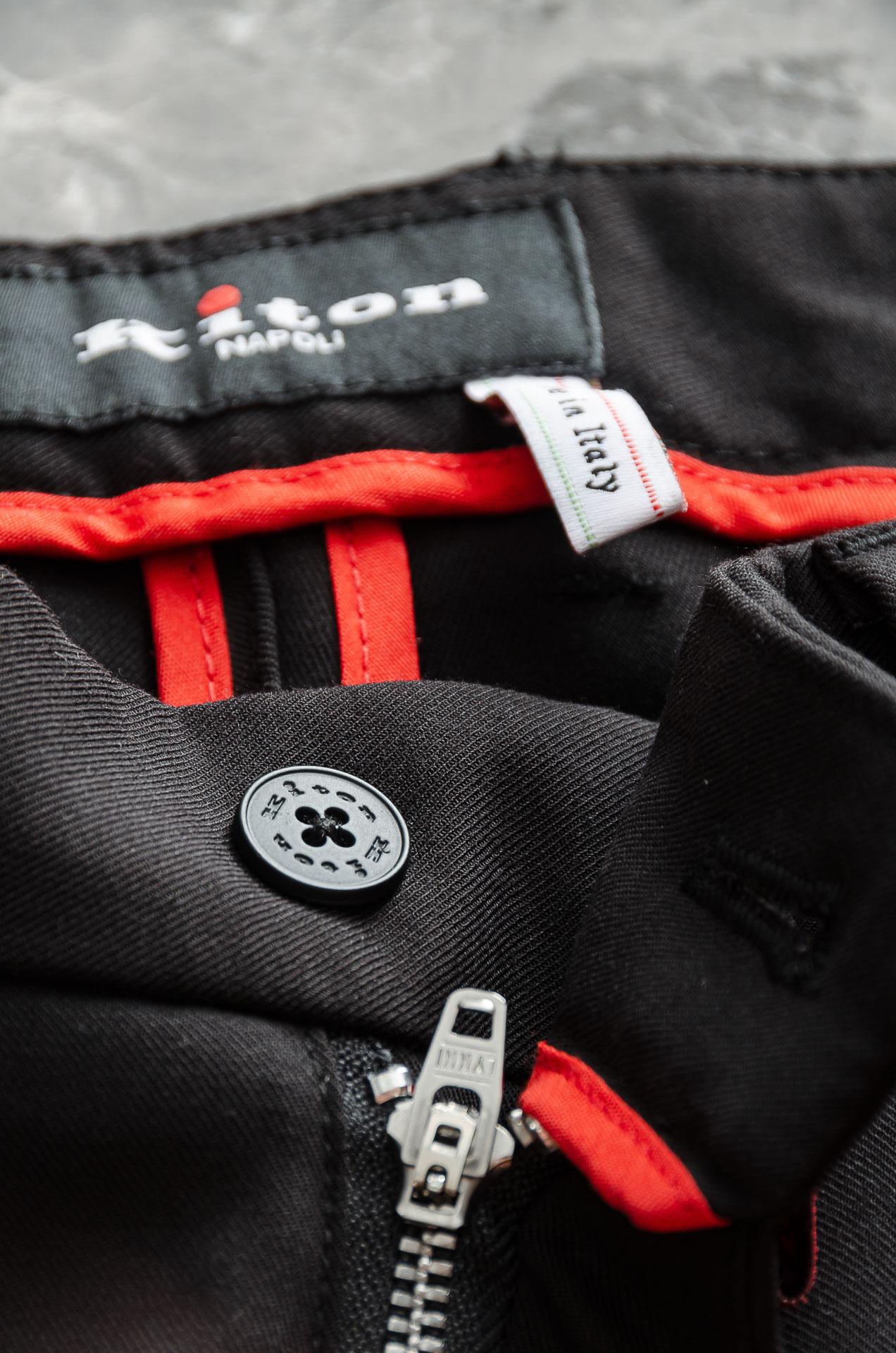 Kiton25FW秋冬新款轻奢时尚定制休闲西裤，简洁干练的风格，精致卓越的品质男装，每款的设计点跟舒适度