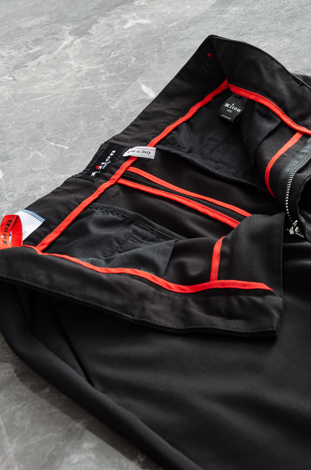 Kiton25FW秋冬新款轻奢时尚定制休闲西裤，简洁干练的风格，精致卓越的品质男装，每款的设计点跟舒适度