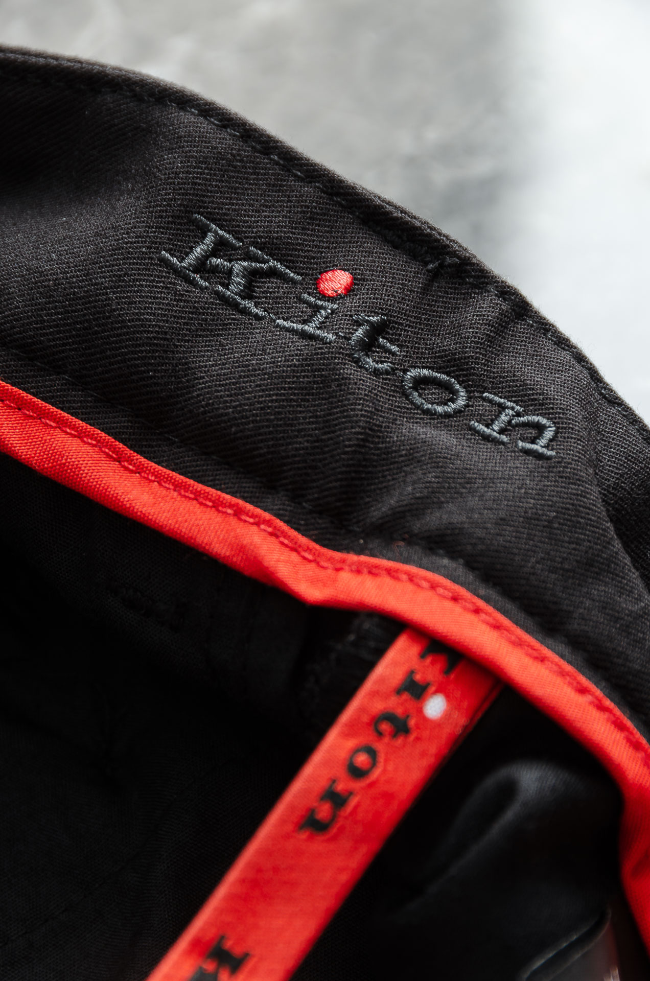 Kiton25FW秋冬新款轻奢时尚定制休闲西裤，简洁干练的风格，精致卓越的品质男装，每款的设计点跟舒适度