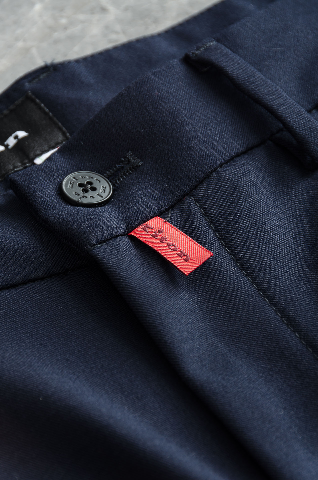 Kiton25FW秋冬新款轻奢时尚定制休闲西裤，简洁干练的风格，精致卓越的品质男装，每款的设计点跟舒适度