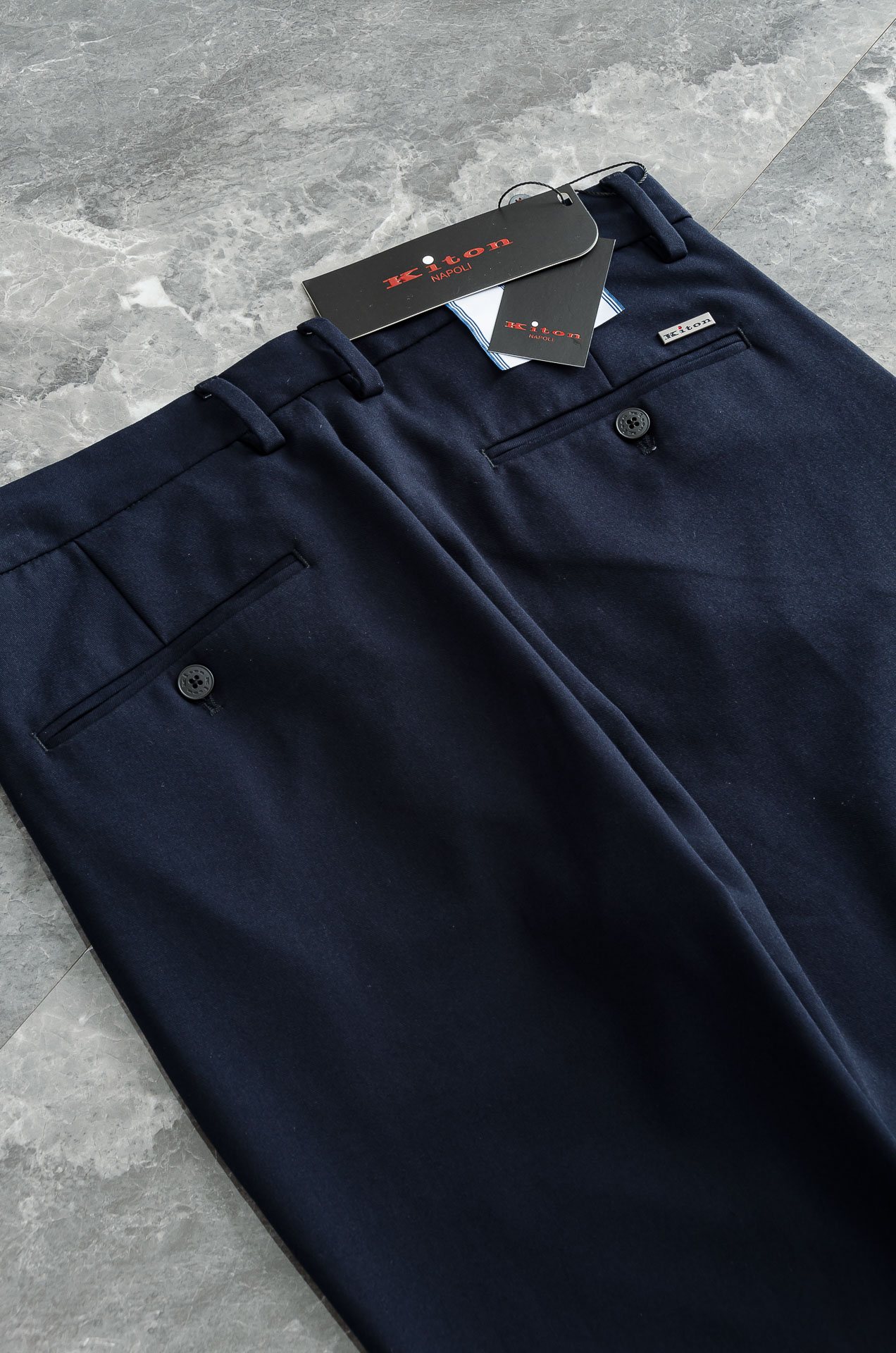 Kiton25FW秋冬新款轻奢时尚定制休闲西裤，简洁干练的风格，精致卓越的品质男装，每款的设计点跟舒适度