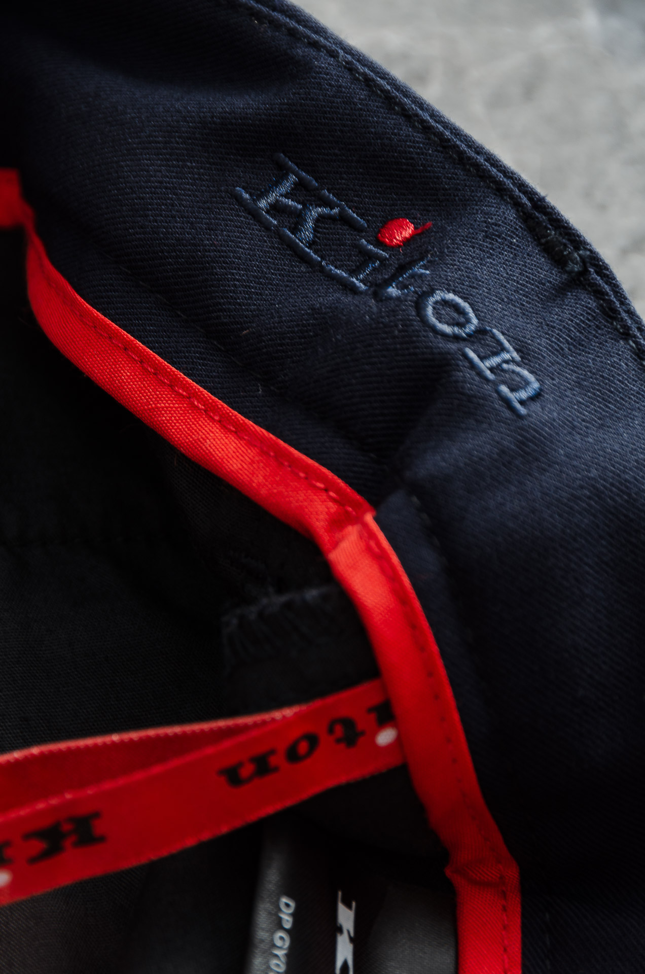 Kiton25FW秋冬新款轻奢时尚定制休闲西裤，简洁干练的风格，精致卓越的品质男装，每款的设计点跟舒适度