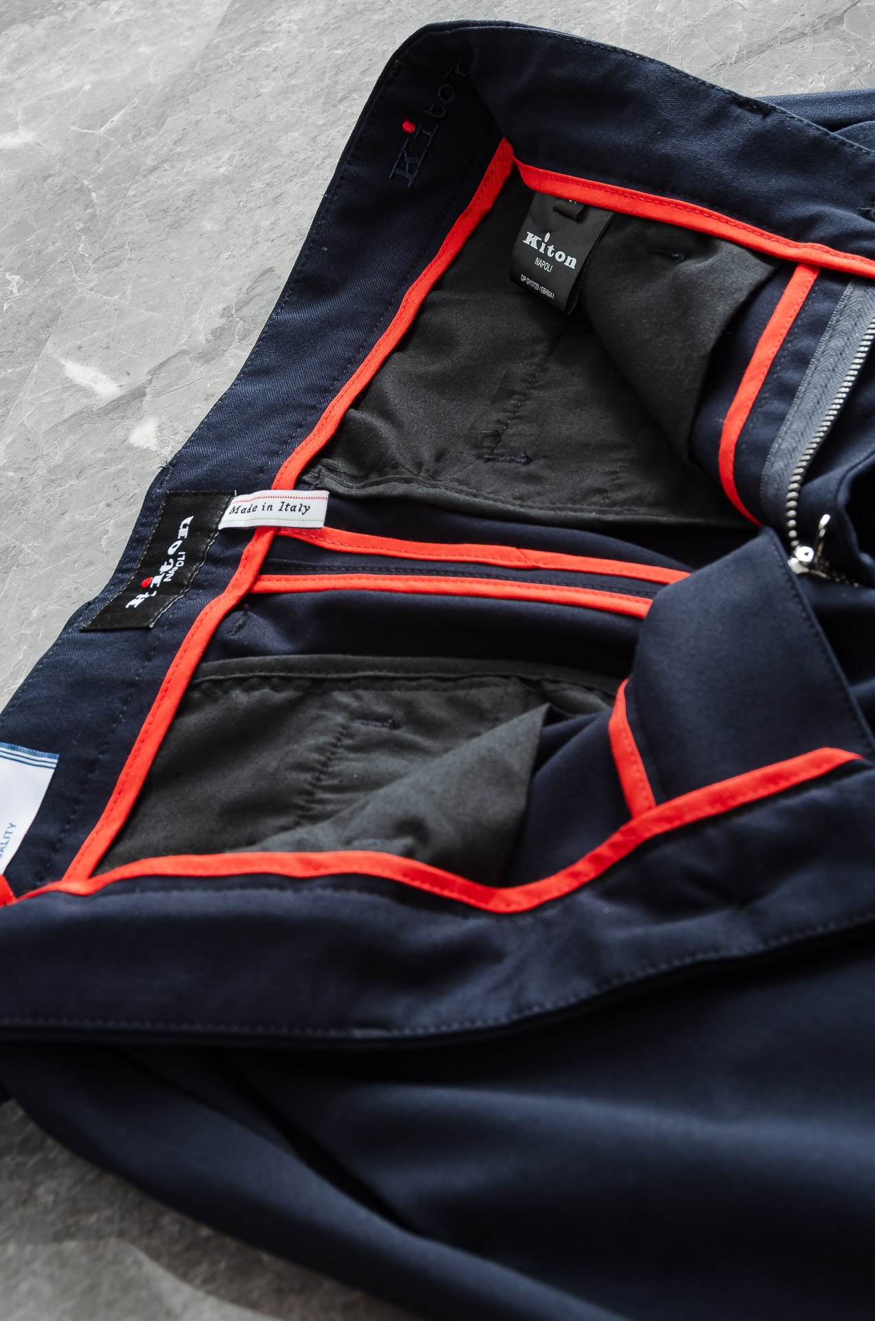 Kiton25FW秋冬新款轻奢时尚定制休闲西裤，简洁干练的风格，精致卓越的品质男装，每款的设计点跟舒适度