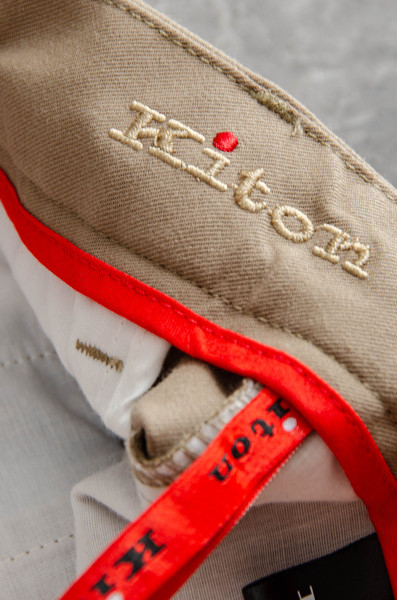 Kiton25FW秋冬新款轻奢时尚定制休闲西裤，简洁干练的风格，精致卓越的品质男装，每款的设计点跟舒适度