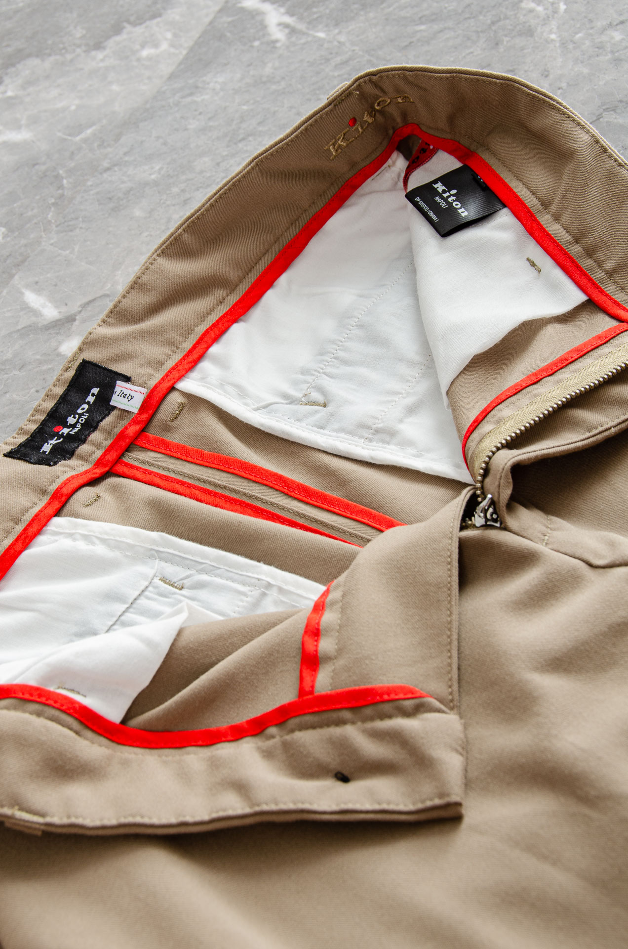 Kiton25FW秋冬新款轻奢时尚定制休闲西裤，简洁干练的风格，精致卓越的品质男装，每款的设计点跟舒适度