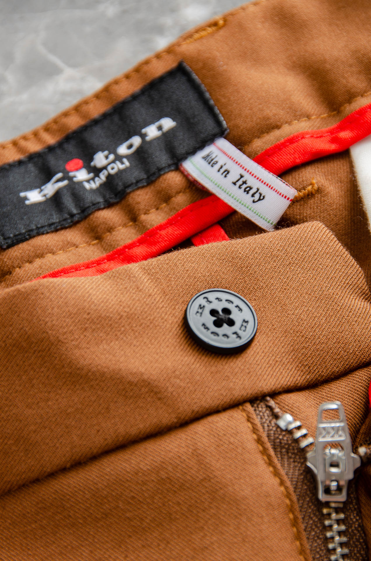 Kiton25FW秋冬新款轻奢时尚定制休闲西裤，简洁干练的风格，精致卓越的品质男装，每款的设计点跟舒适度