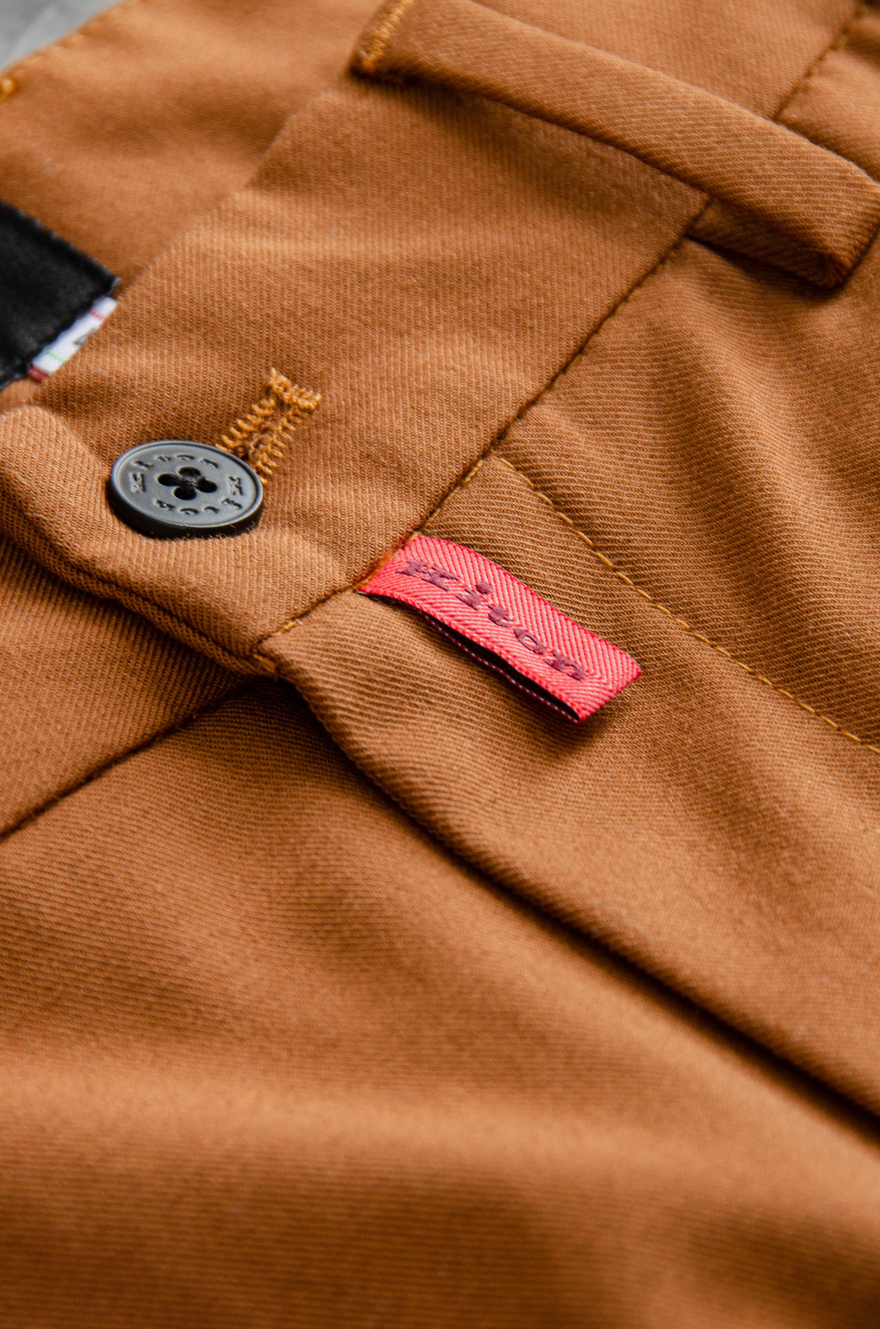 Kiton25FW秋冬新款轻奢时尚定制休闲西裤，简洁干练的风格，精致卓越的品质男装，每款的设计点跟舒适度