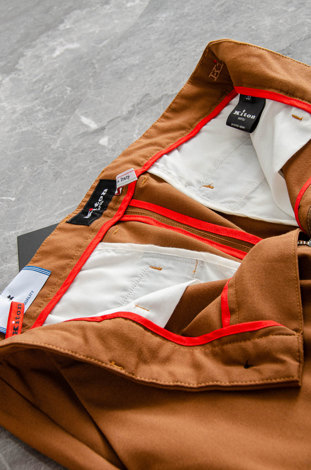 Kiton25FW秋冬新款轻奢时尚定制休闲西裤，简洁干练的风格，精致卓越的品质男装，每款的设计点跟舒适度