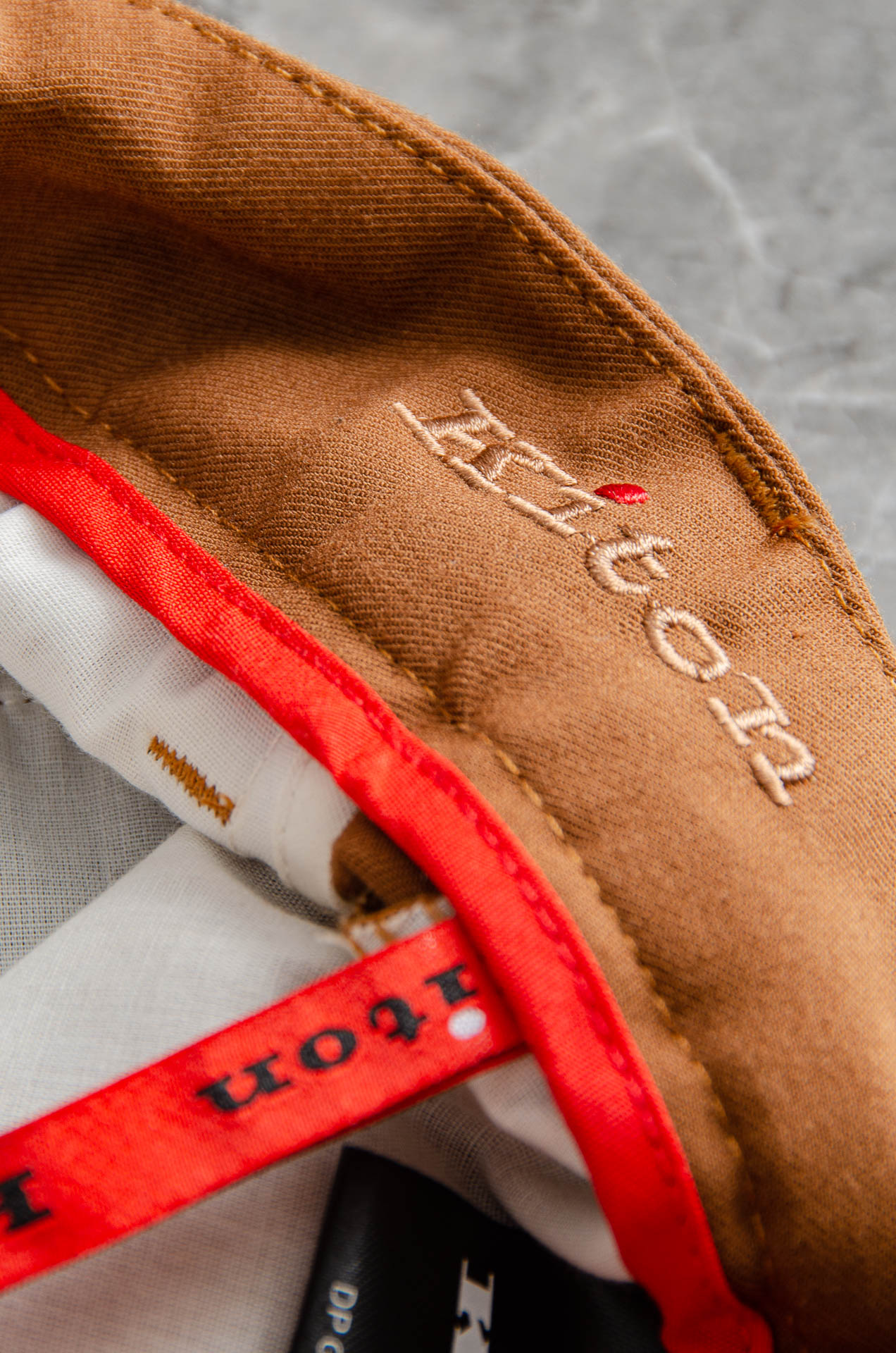 Kiton25FW秋冬新款轻奢时尚定制休闲西裤，简洁干练的风格，精致卓越的品质男装，每款的设计点跟舒适度