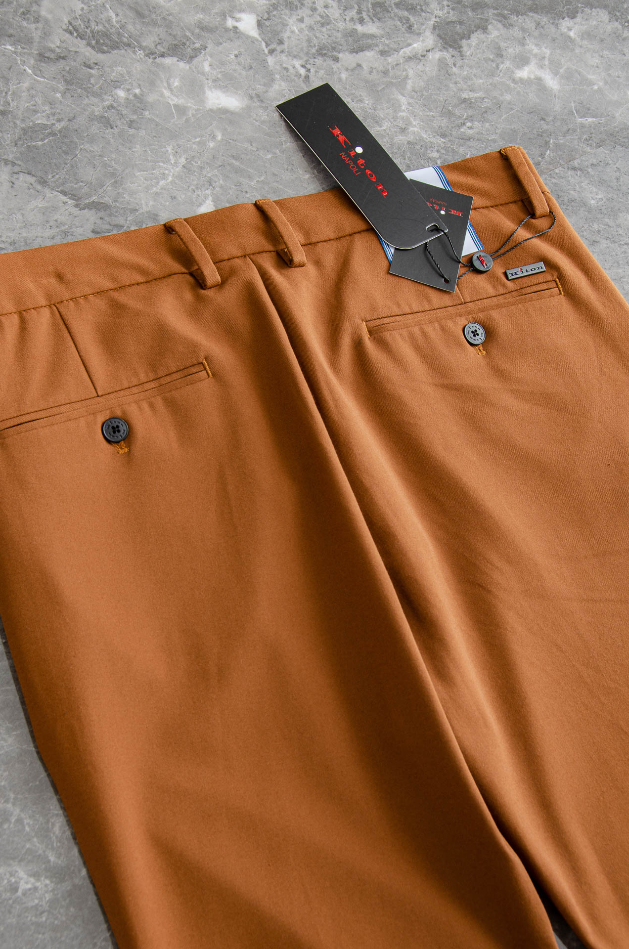 Kiton25FW秋冬新款轻奢时尚定制休闲西裤，简洁干练的风格，精致卓越的品质男装，每款的设计点跟舒适度