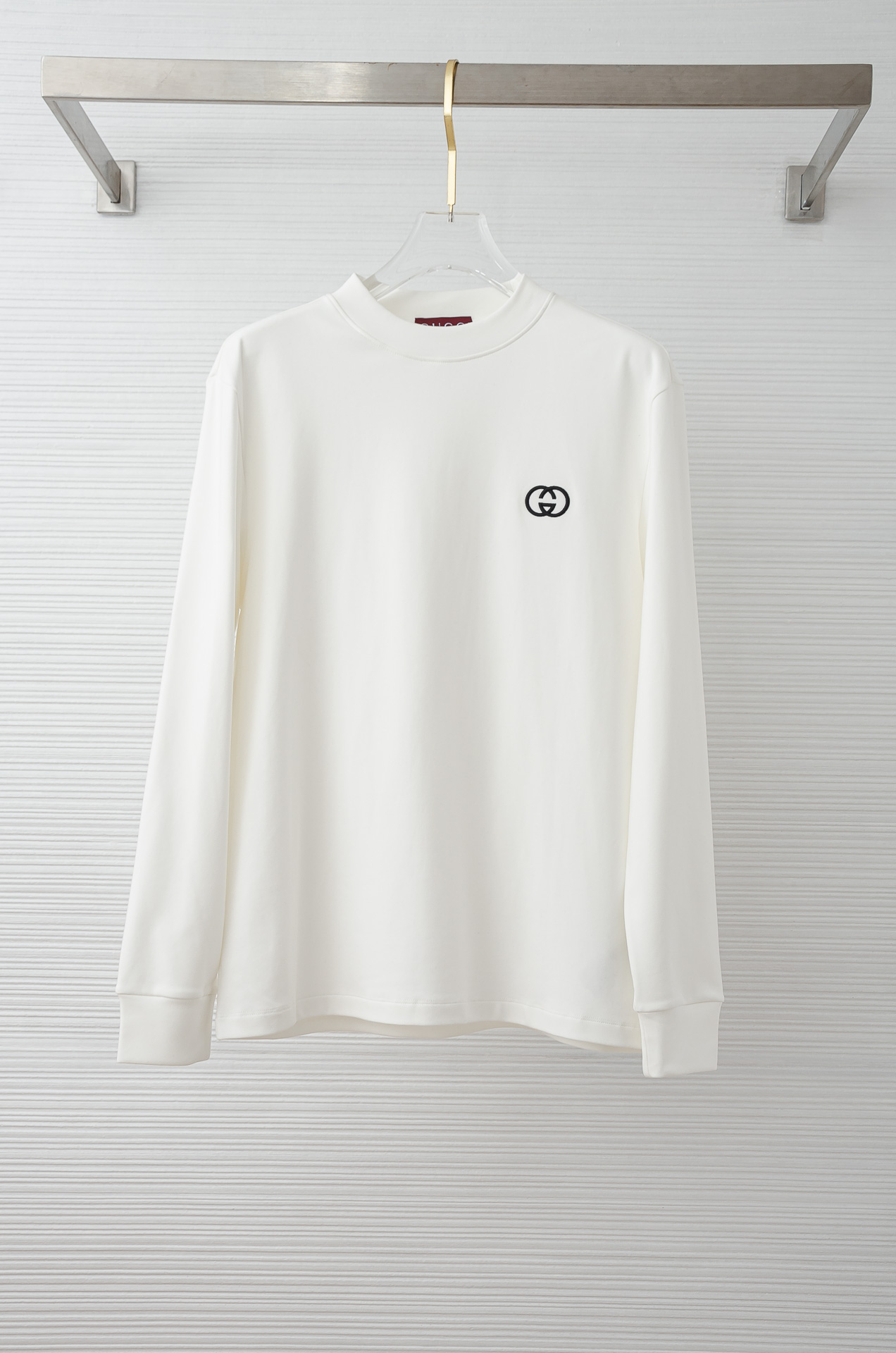 Gu#cci 25FW秋冬新款 立体刺绣男士长袖T恤衫#把重心都放在了面料上，表面清晰可见的细格肌理，足